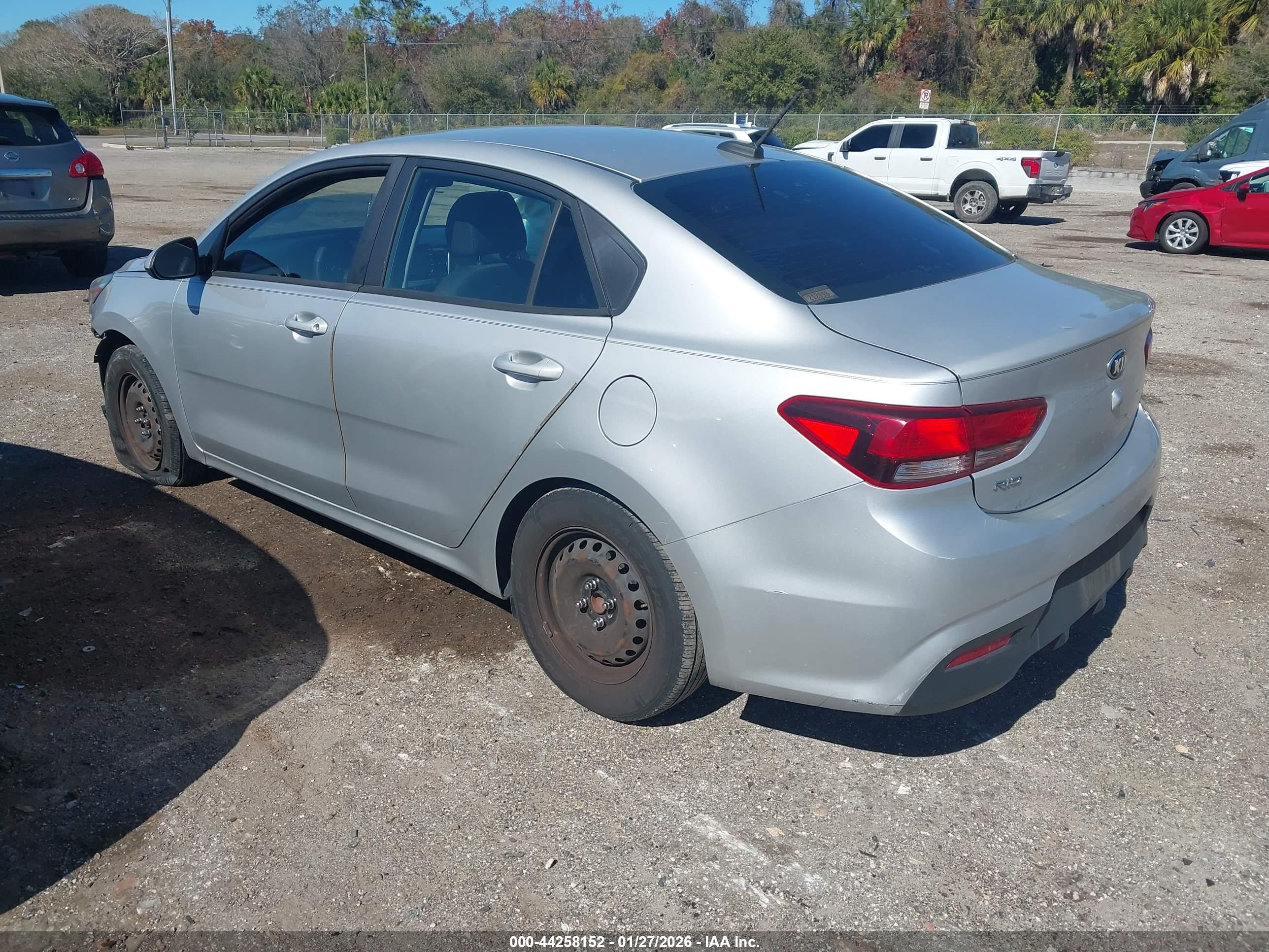 KIA RIO image 3
