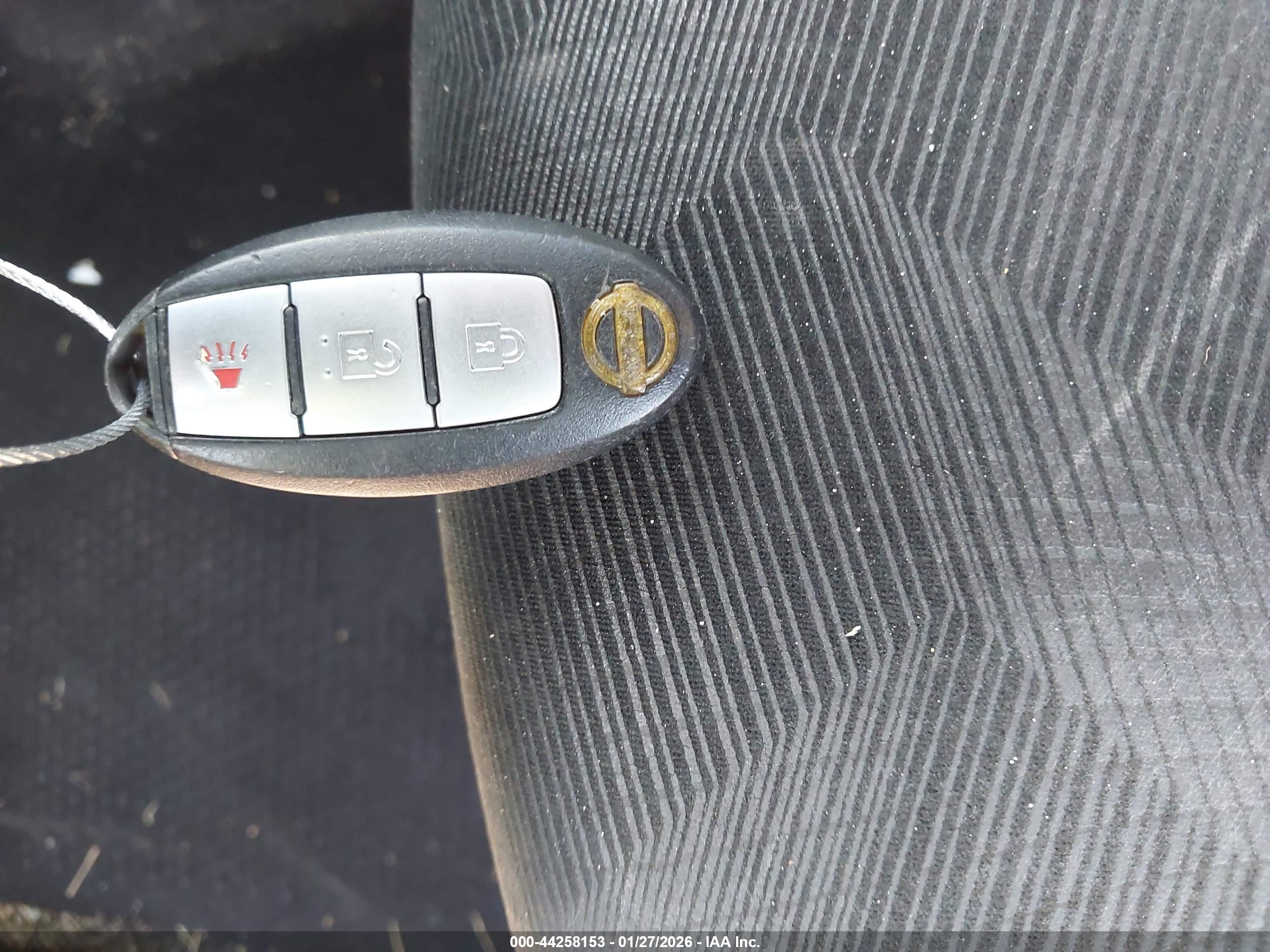 NISSAN ROGUE image 11
