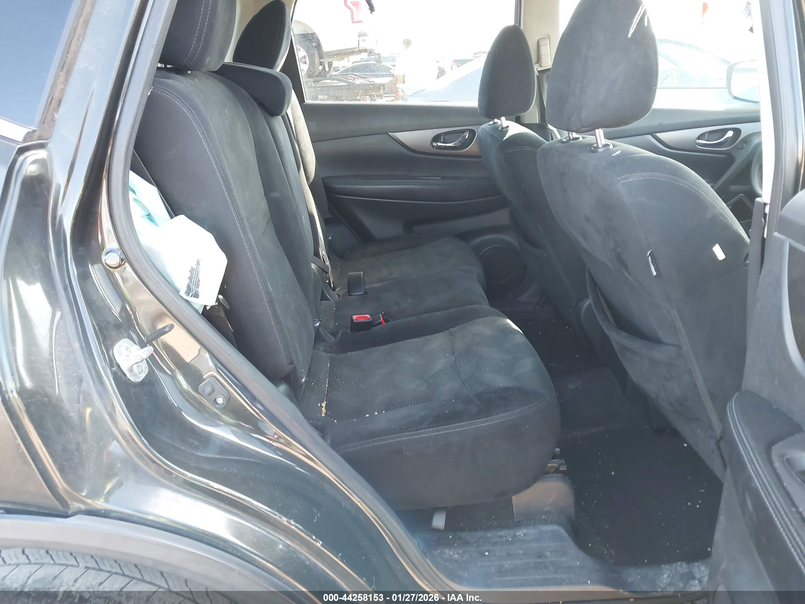 NISSAN ROGUE image 8