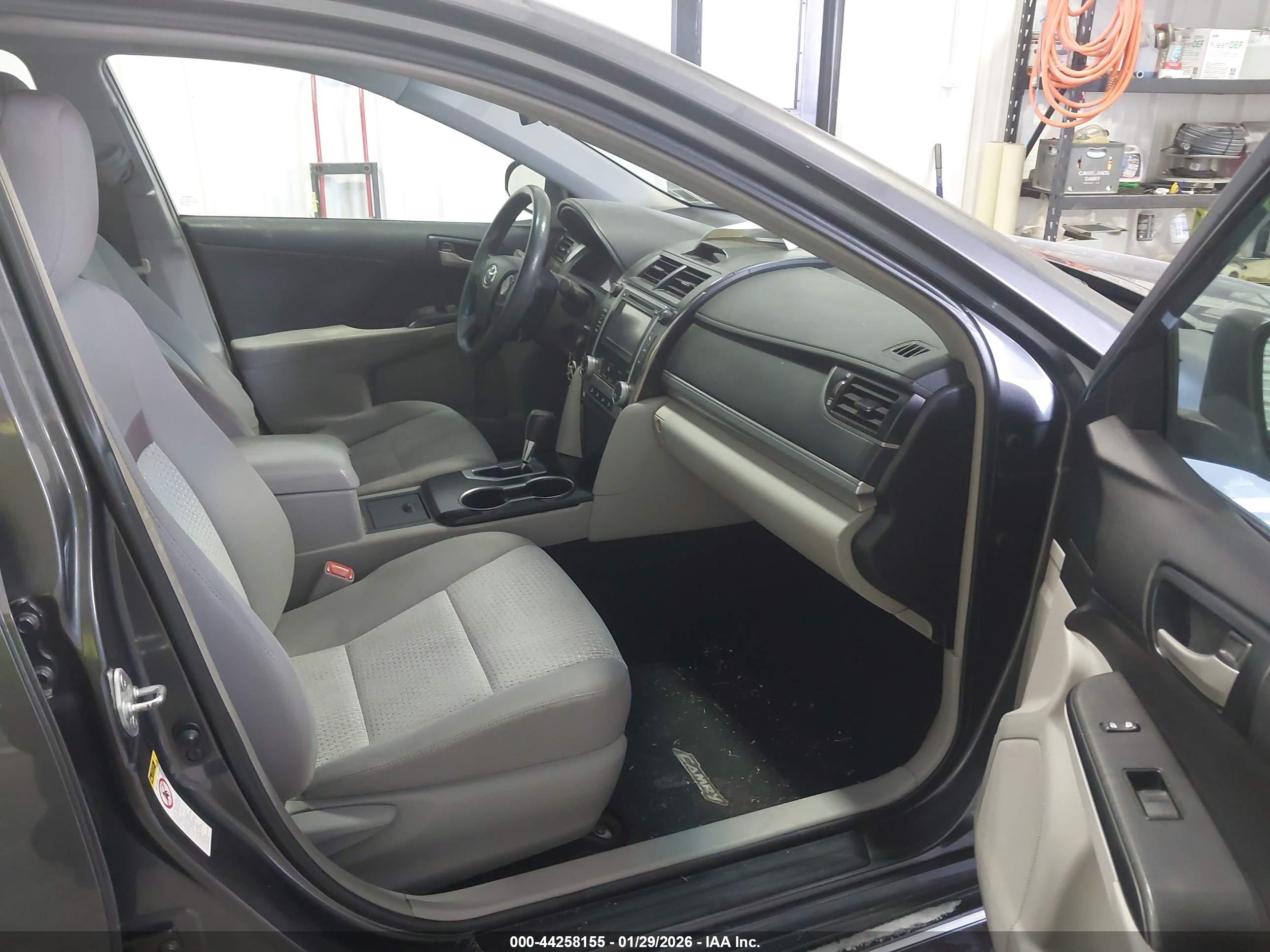 TOYOTA CAMRY image 5