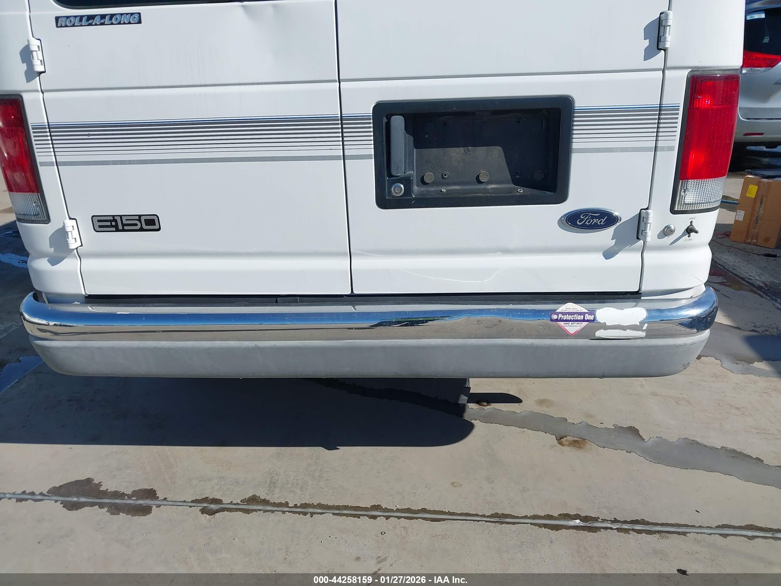 FORD E-150 image 6