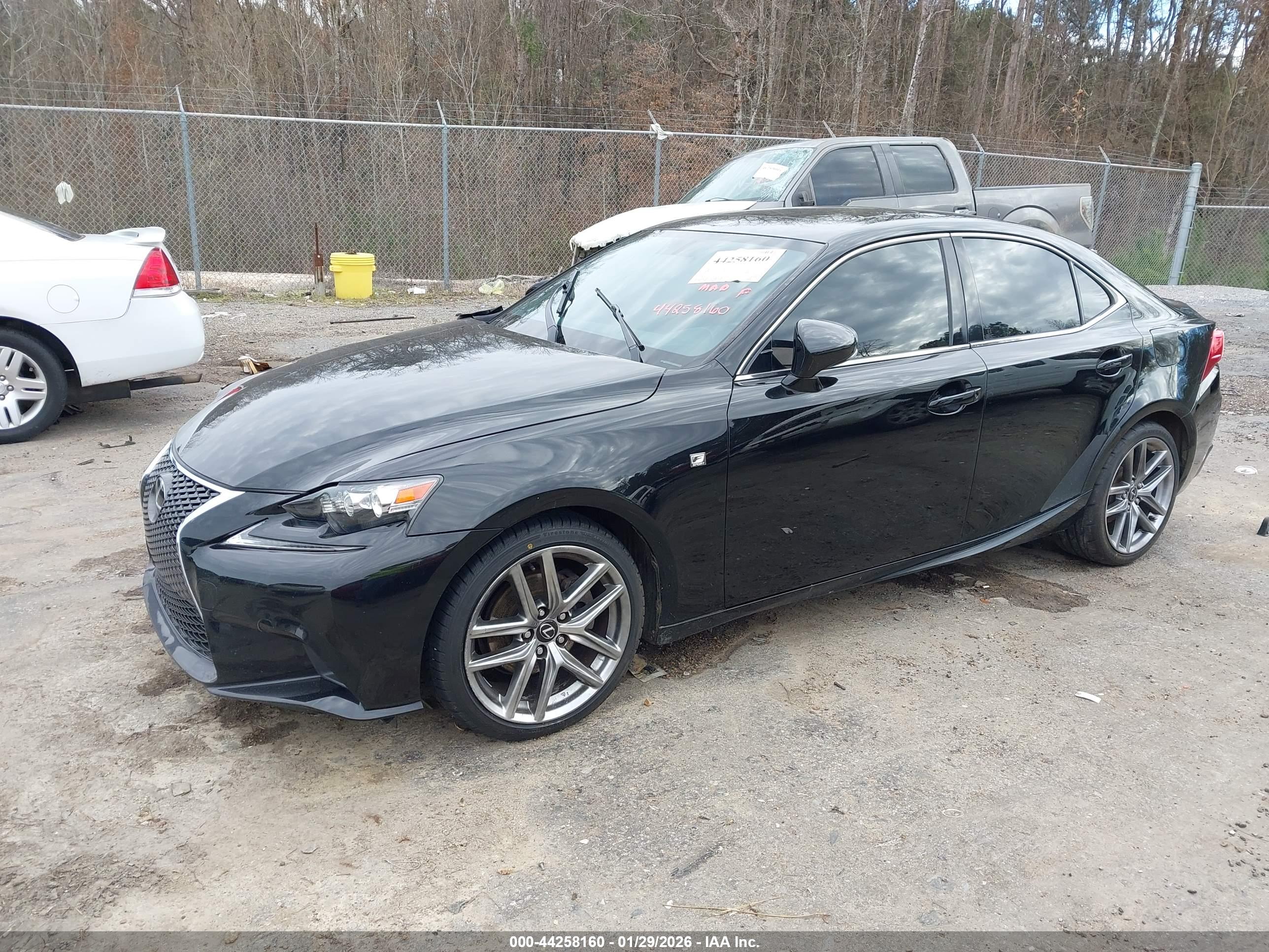 LEXUS IS image 2