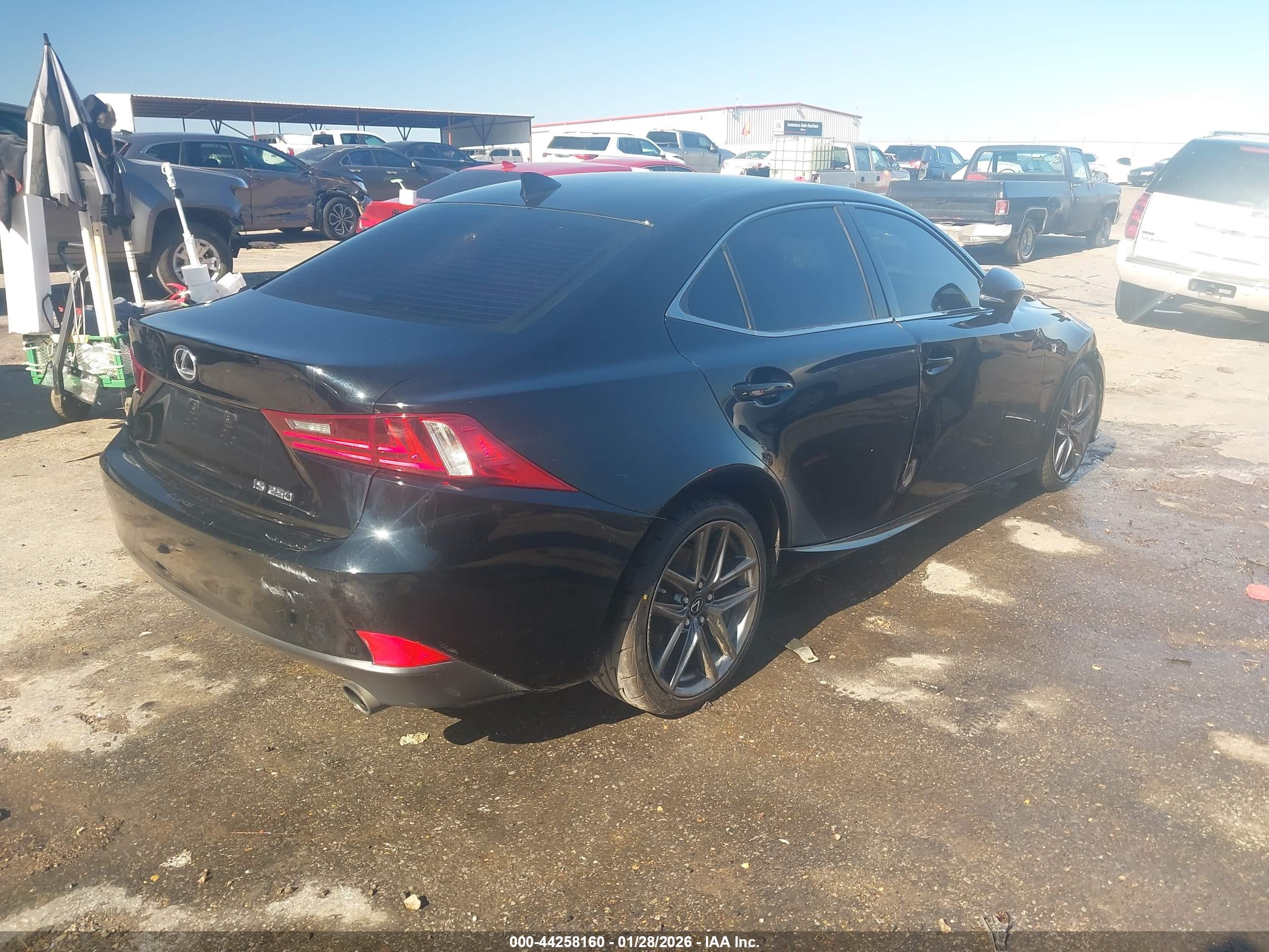 LEXUS IS image 4