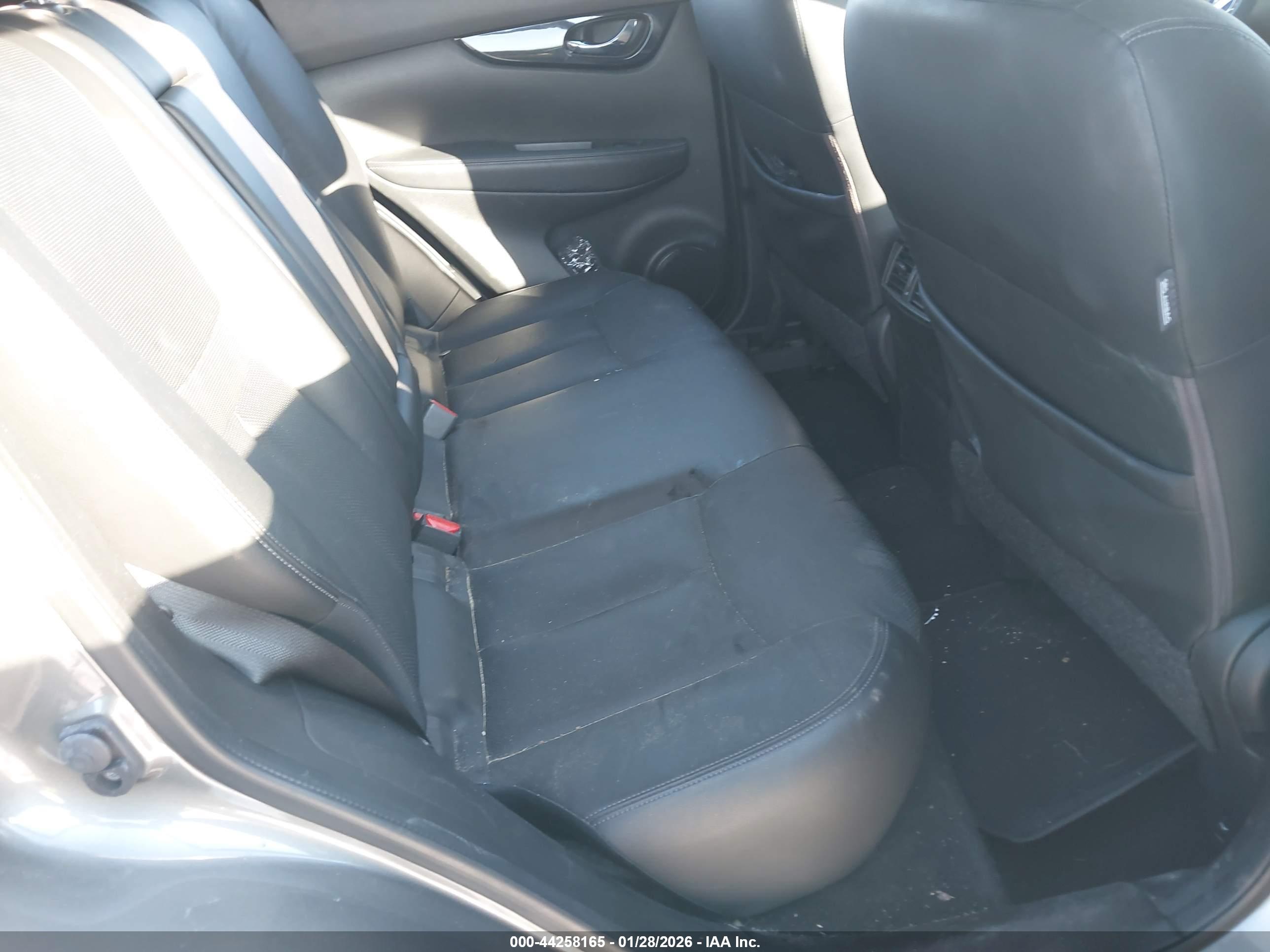 NISSAN ROGUE image 8
