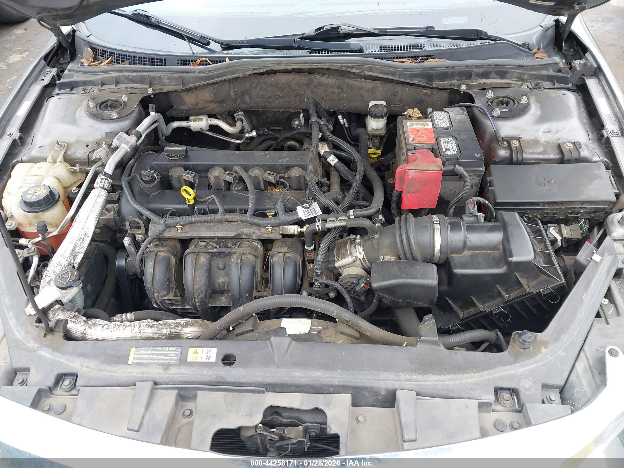 FORD FUSION image 10