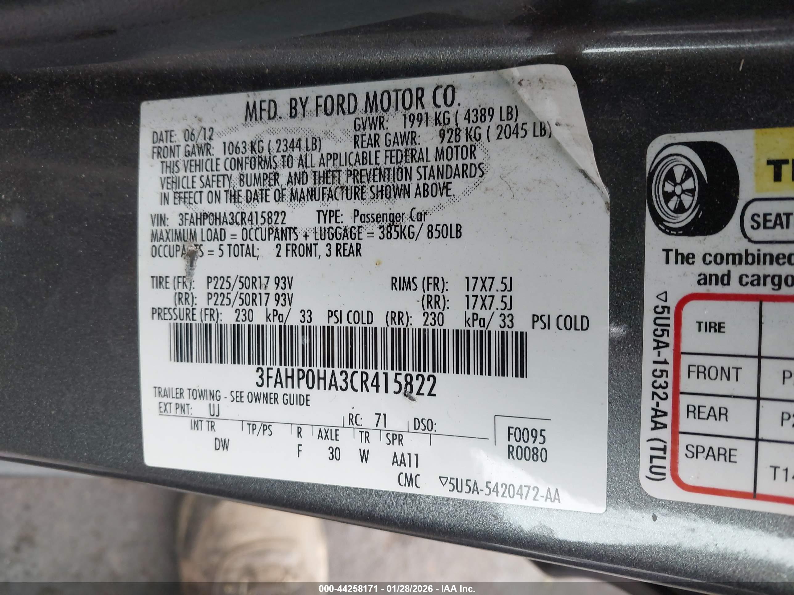 FORD FUSION image 9