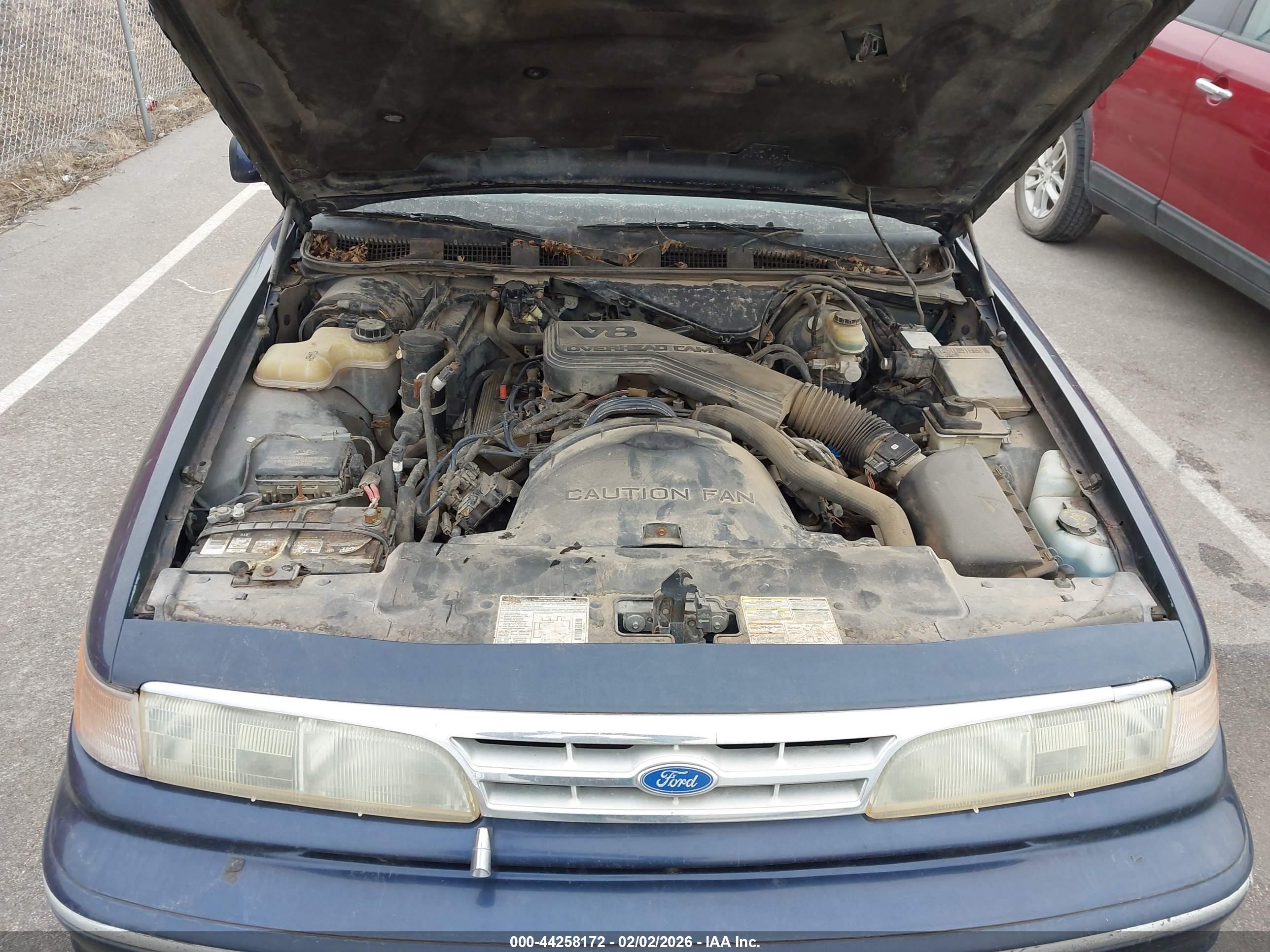 FORD CROWN image 10