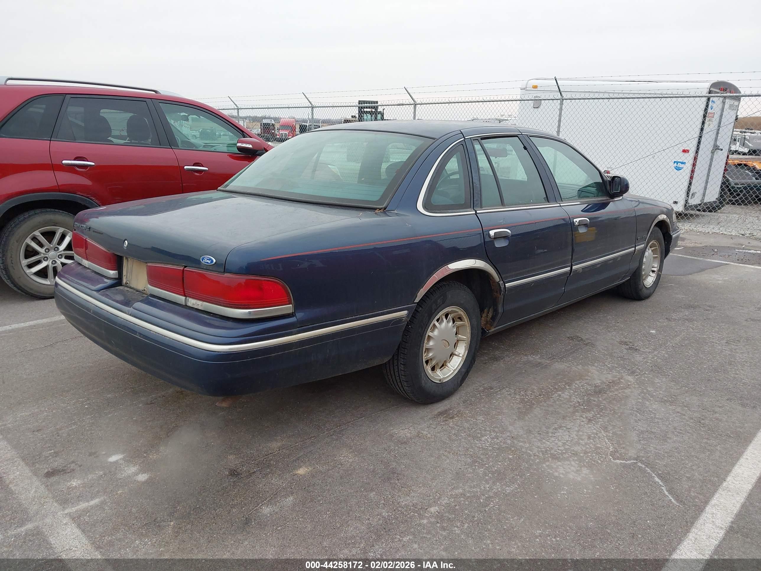 FORD CROWN image 4