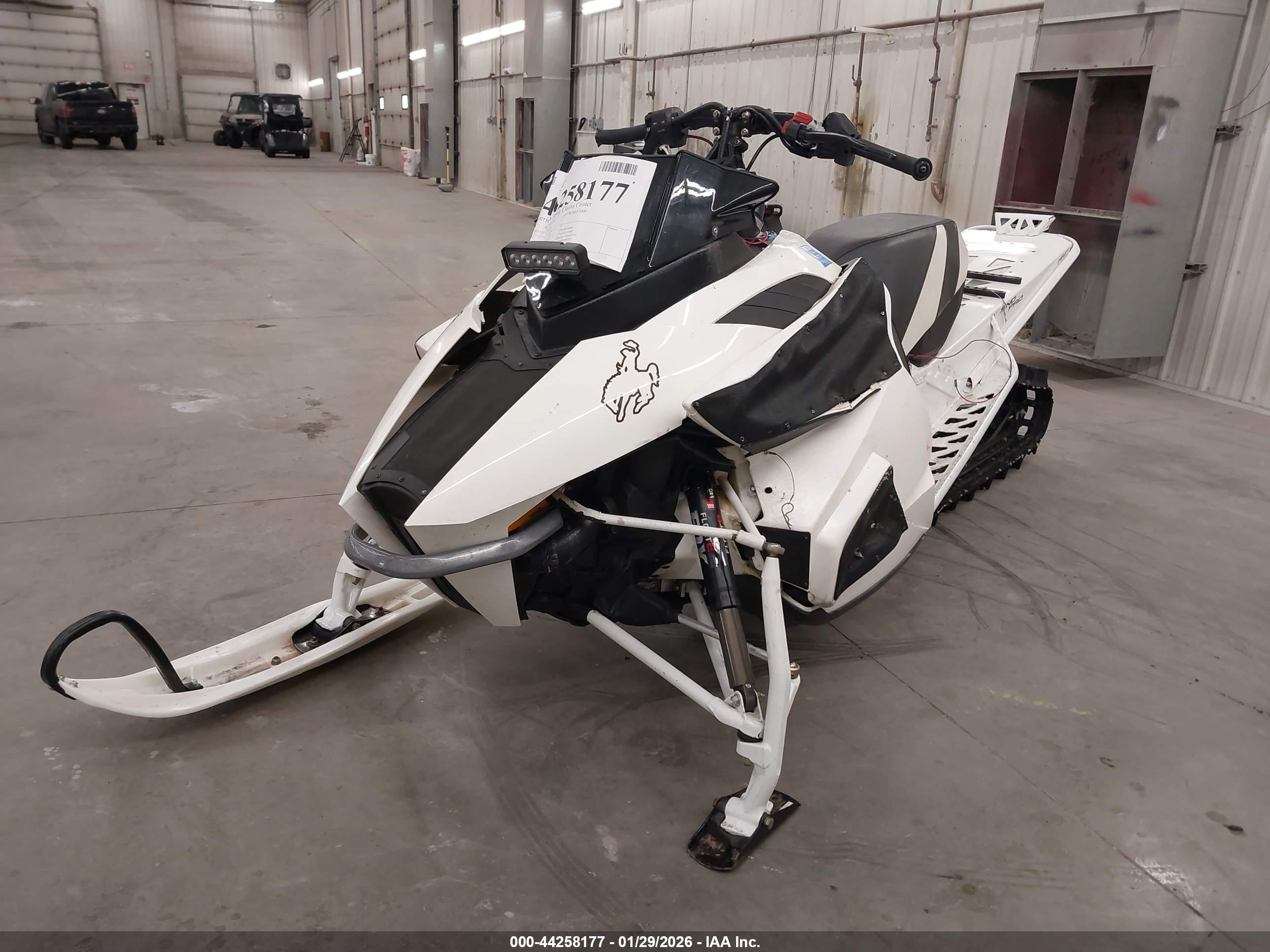 ARCTIC CAT image 2