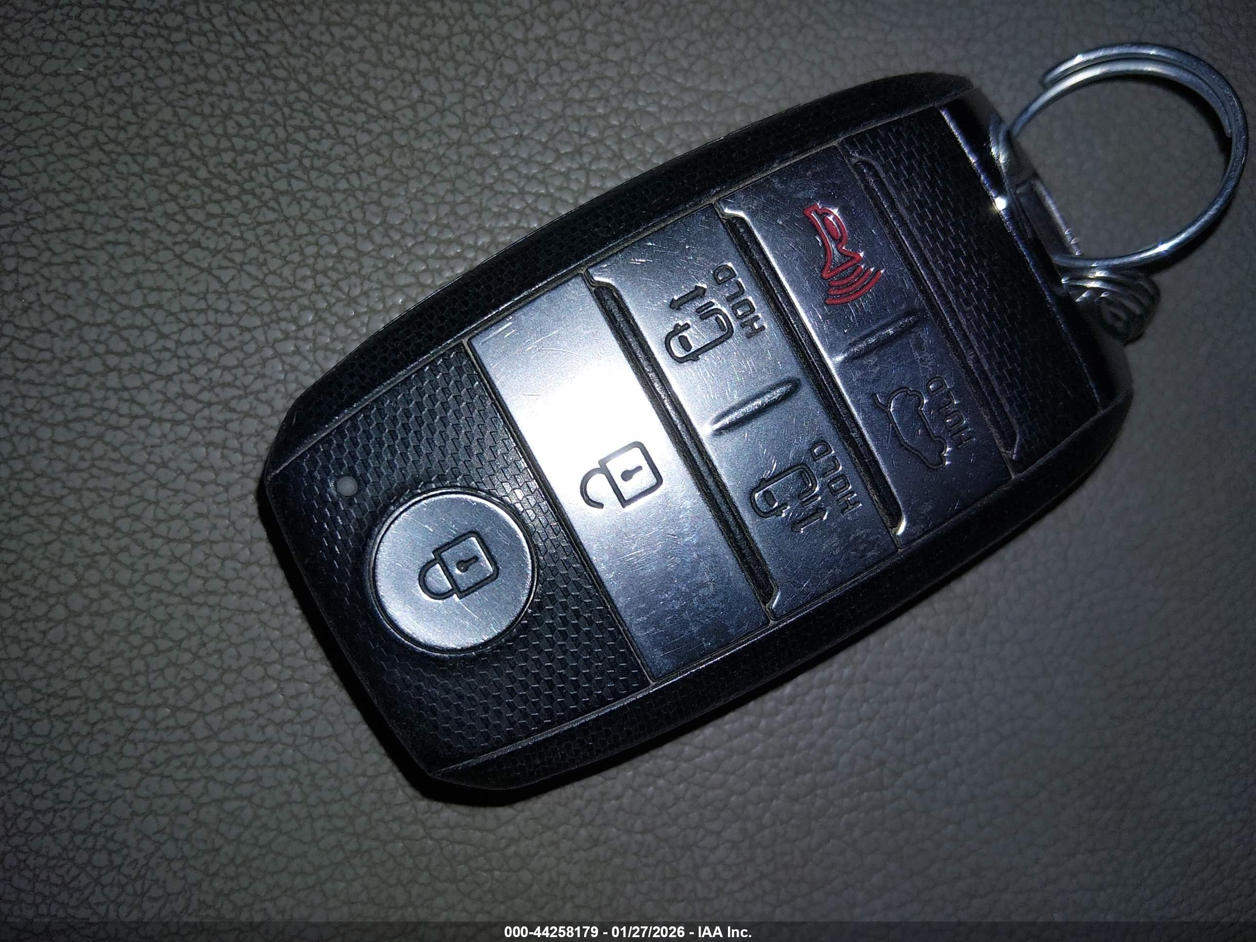 KIA SEDONA image 11