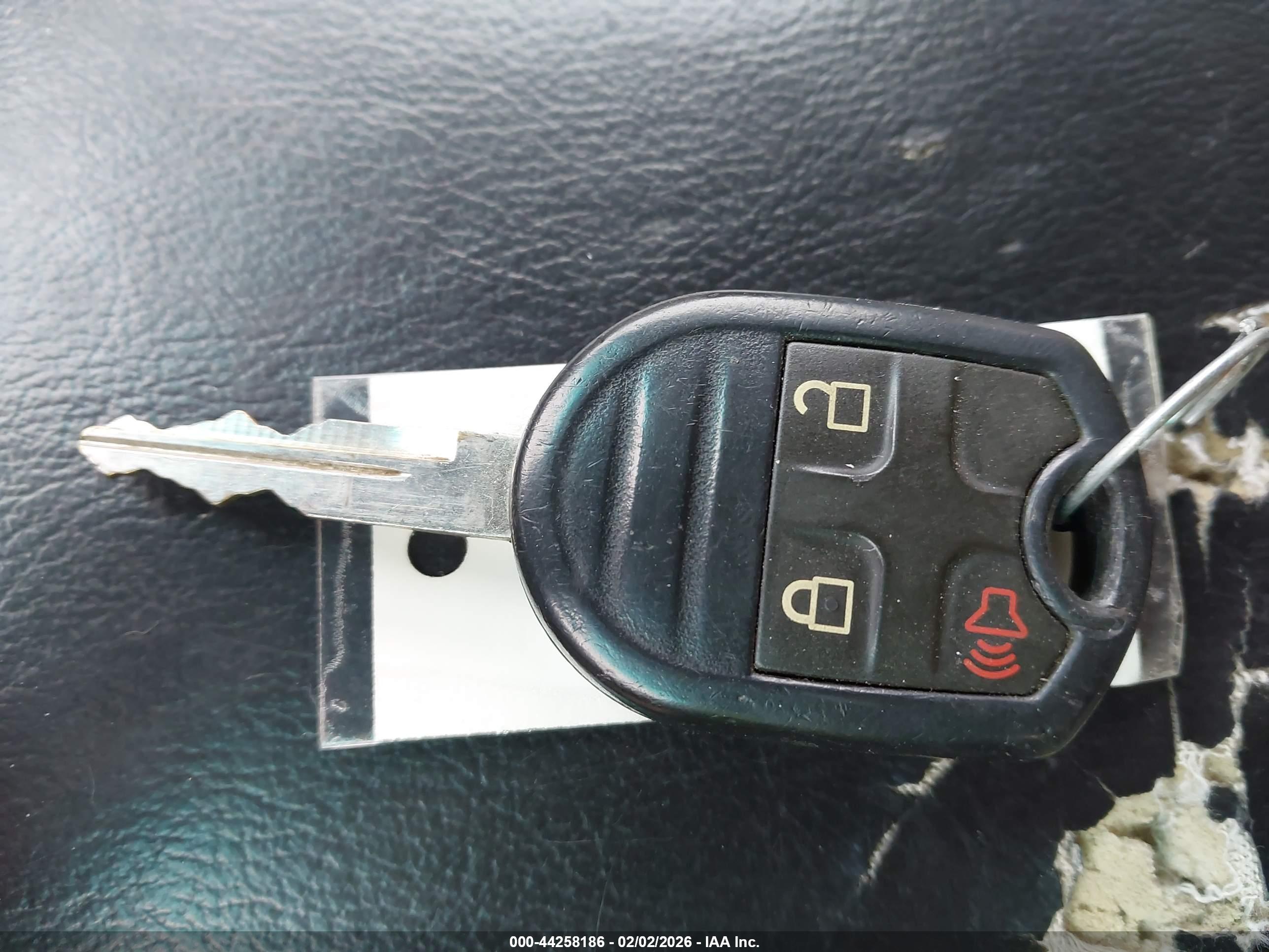 FORD EXPLORER image 11