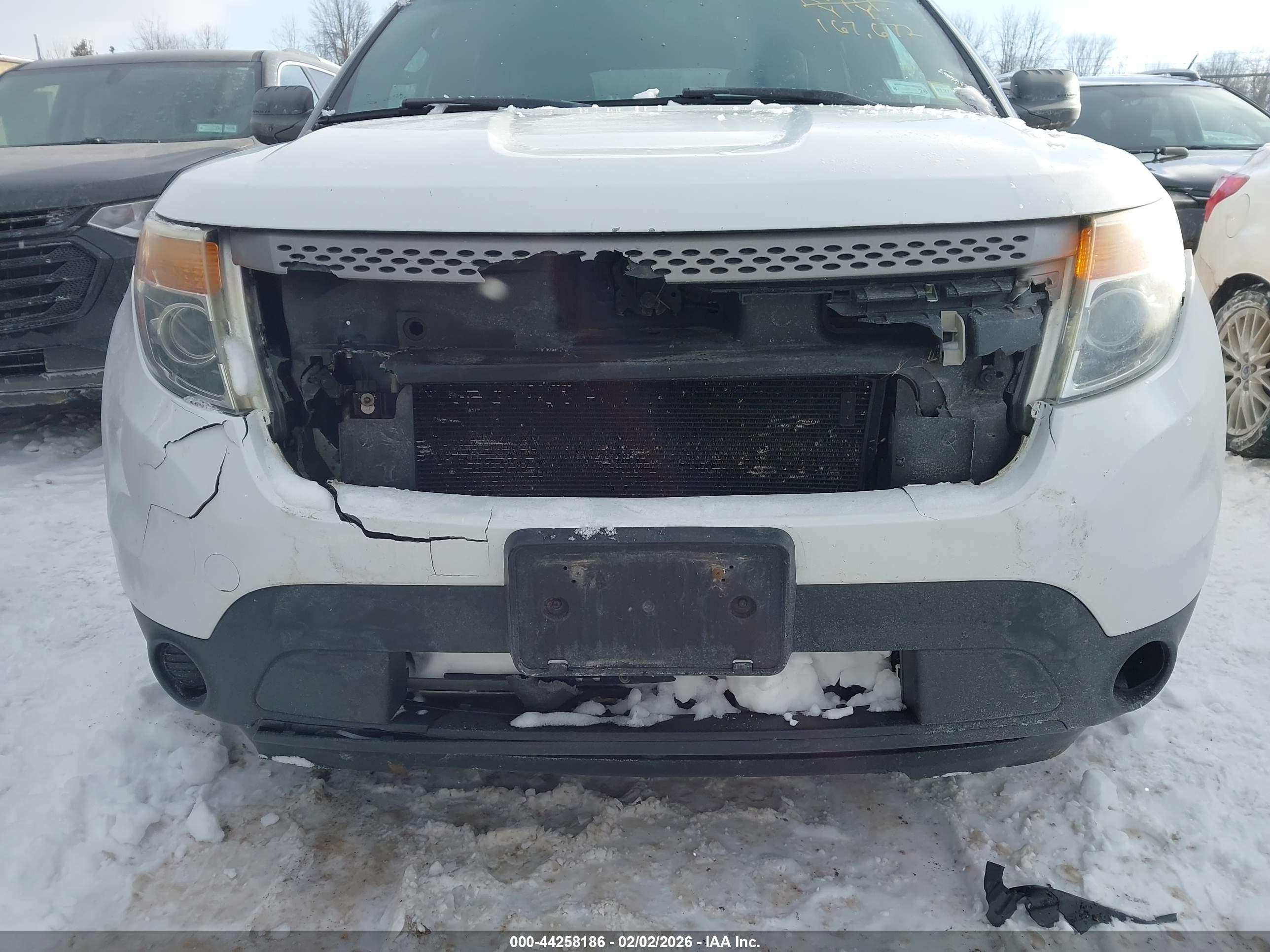 FORD EXPLORER image 6