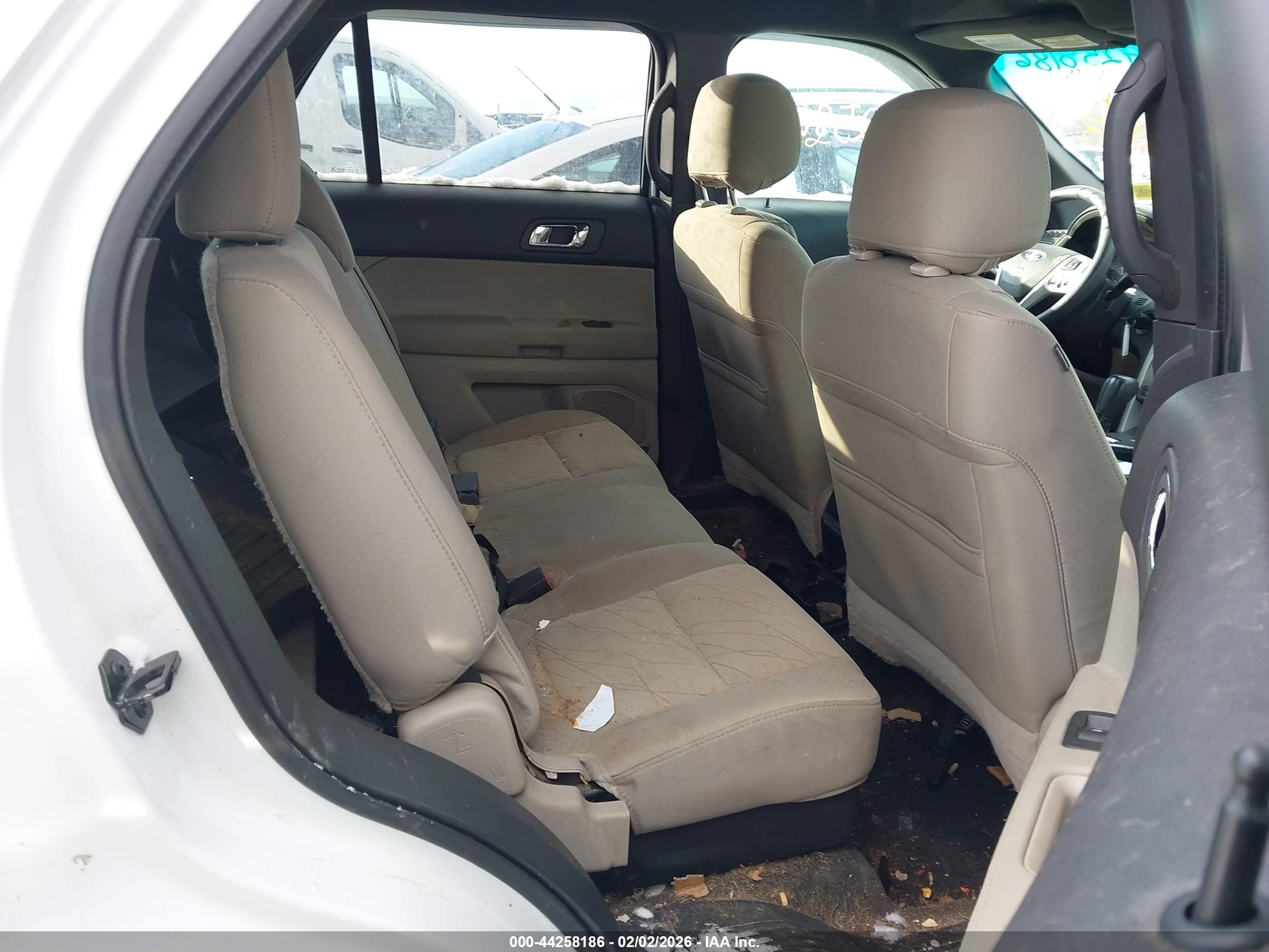 FORD EXPLORER image 8