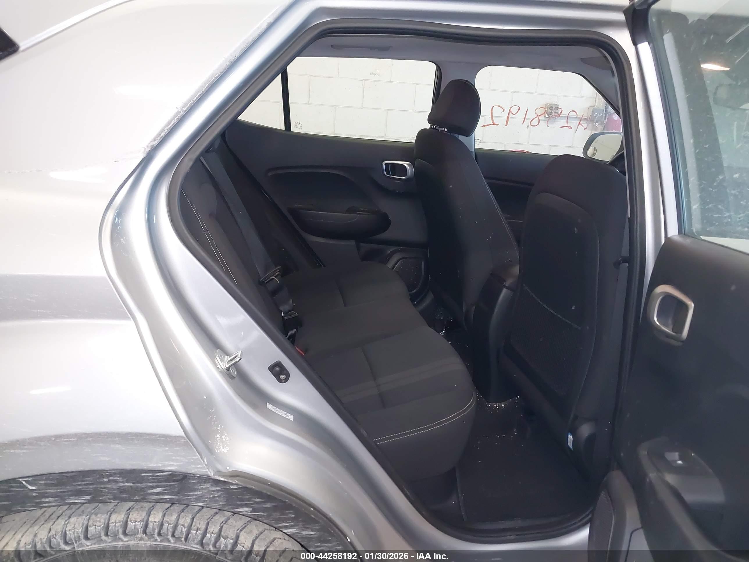 HYUNDAI VENUE image 8