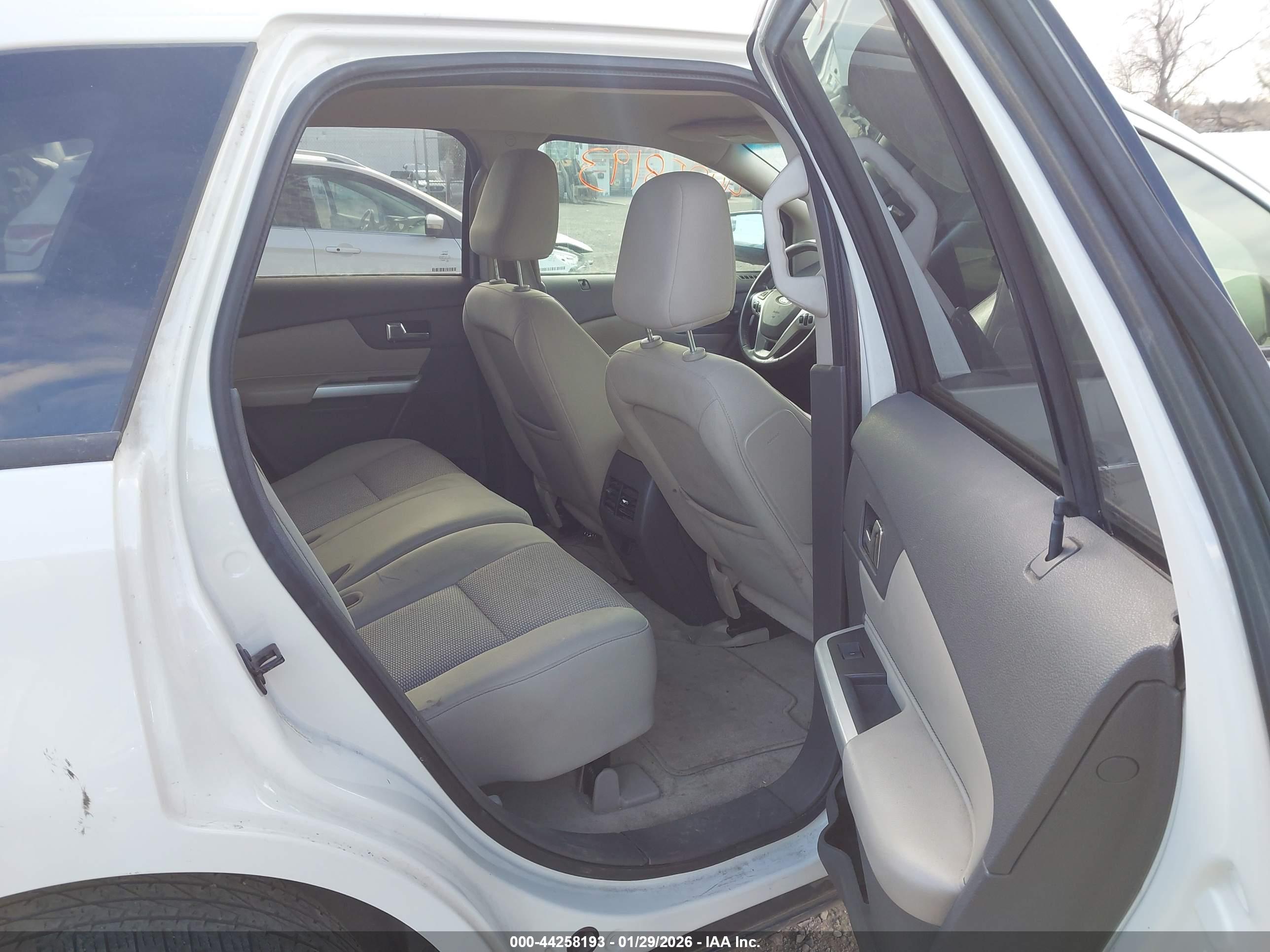 FORD EDGE image 8