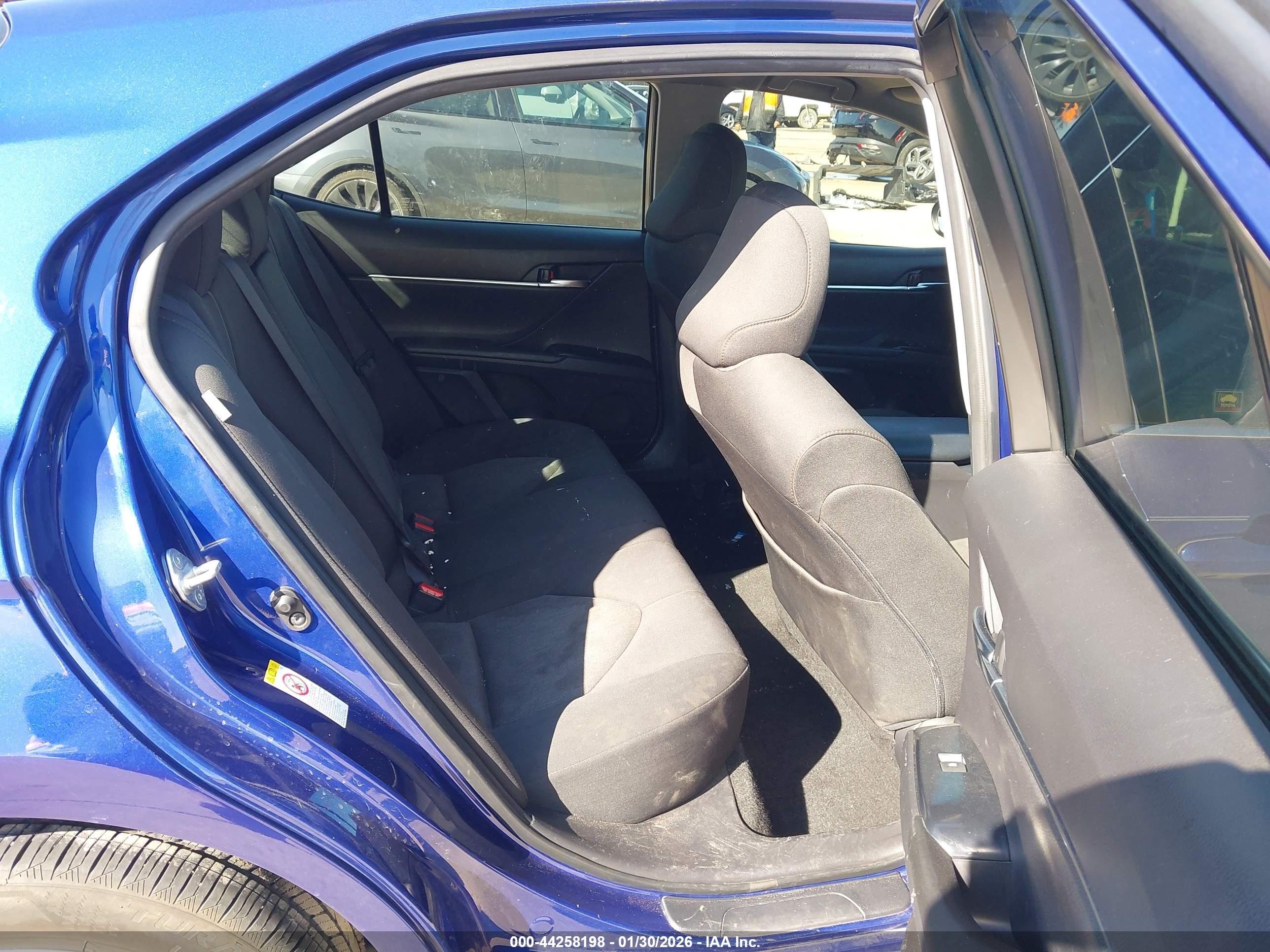 TOYOTA CAMRY image 8