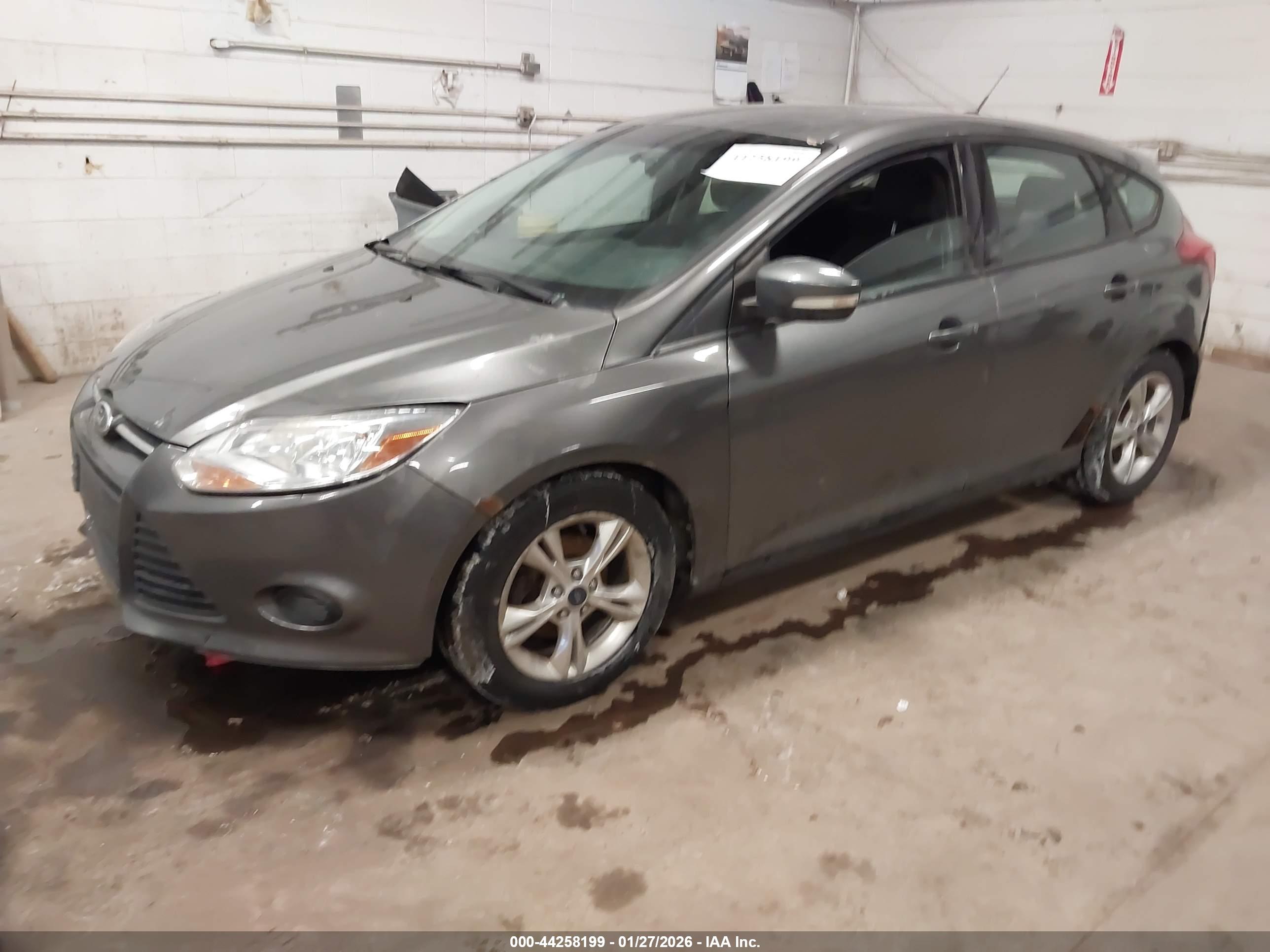 FORD FOCUS image 2