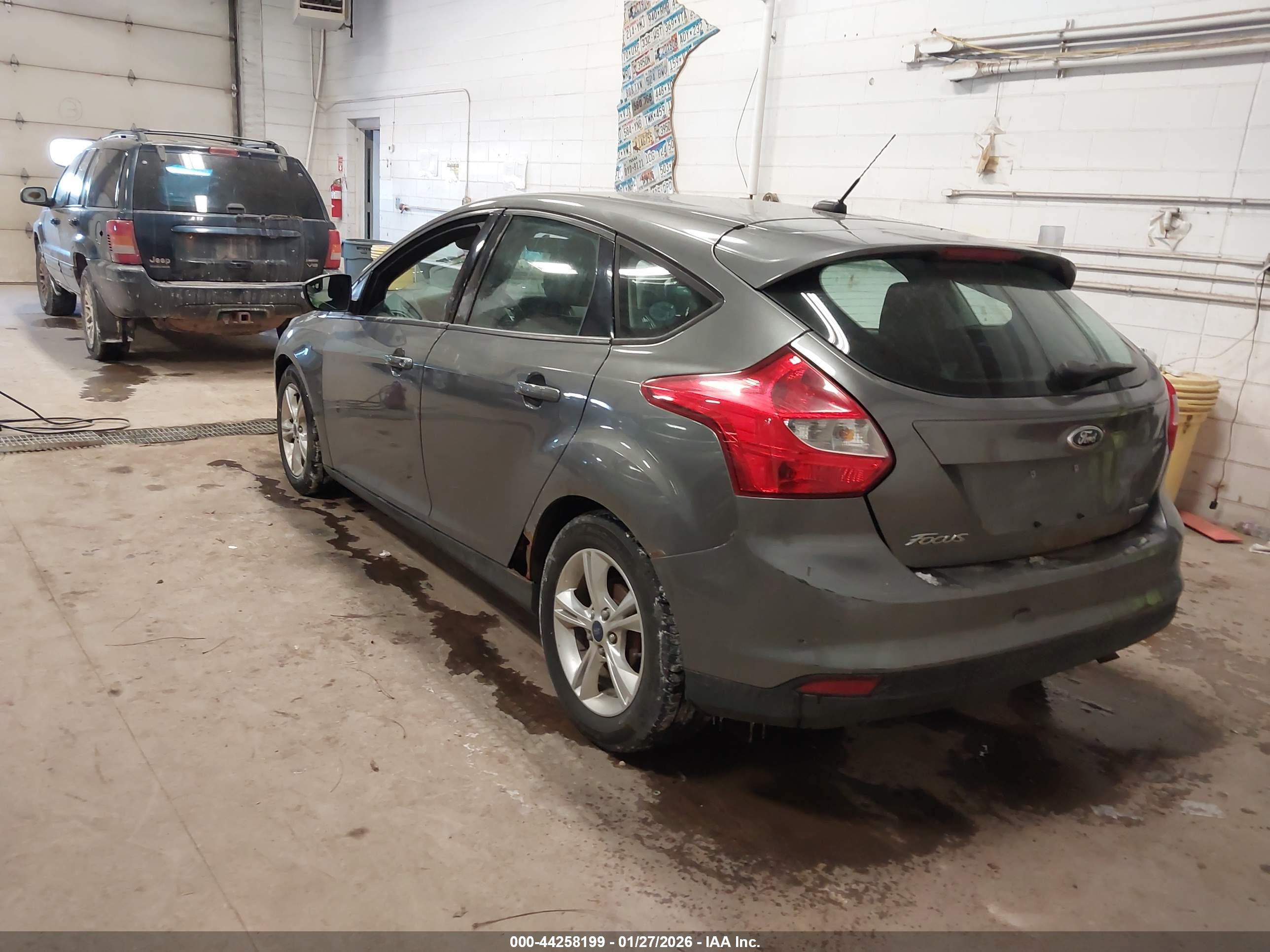 FORD FOCUS image 3