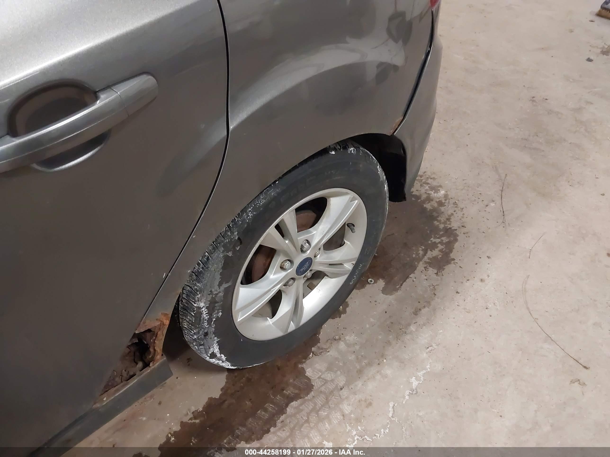 FORD FOCUS image 6