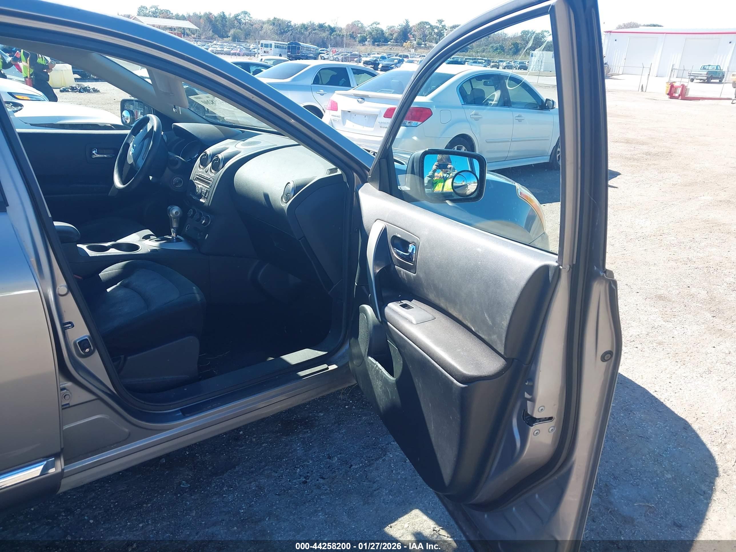 NISSAN ROGUE image 5