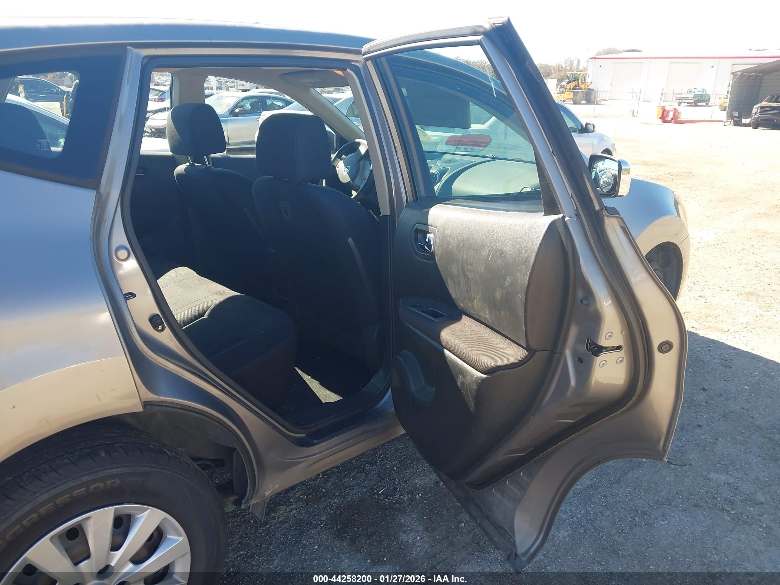 NISSAN ROGUE image 8