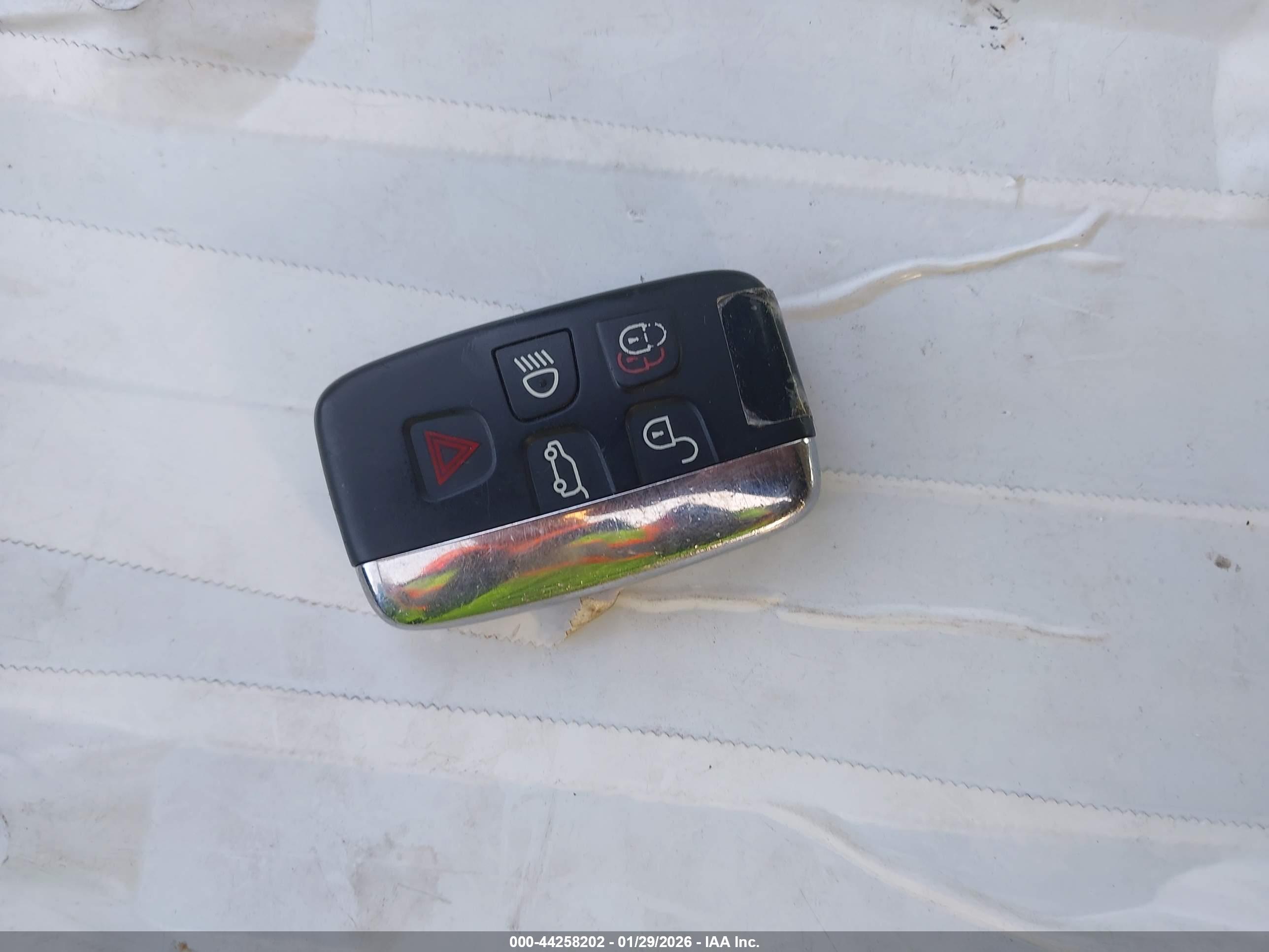 LAND ROVER image 11