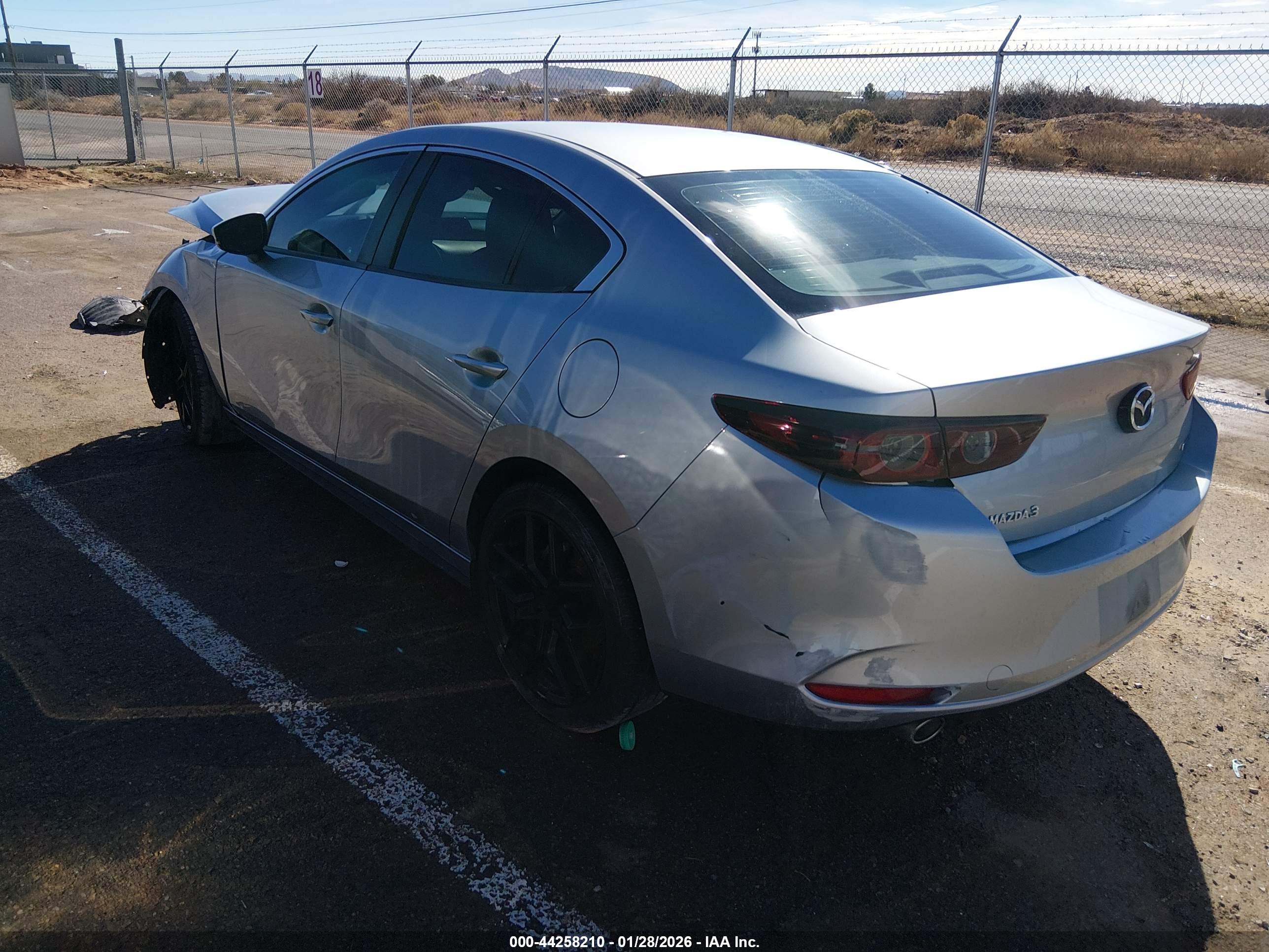 MAZDA MAZDA3 image 3