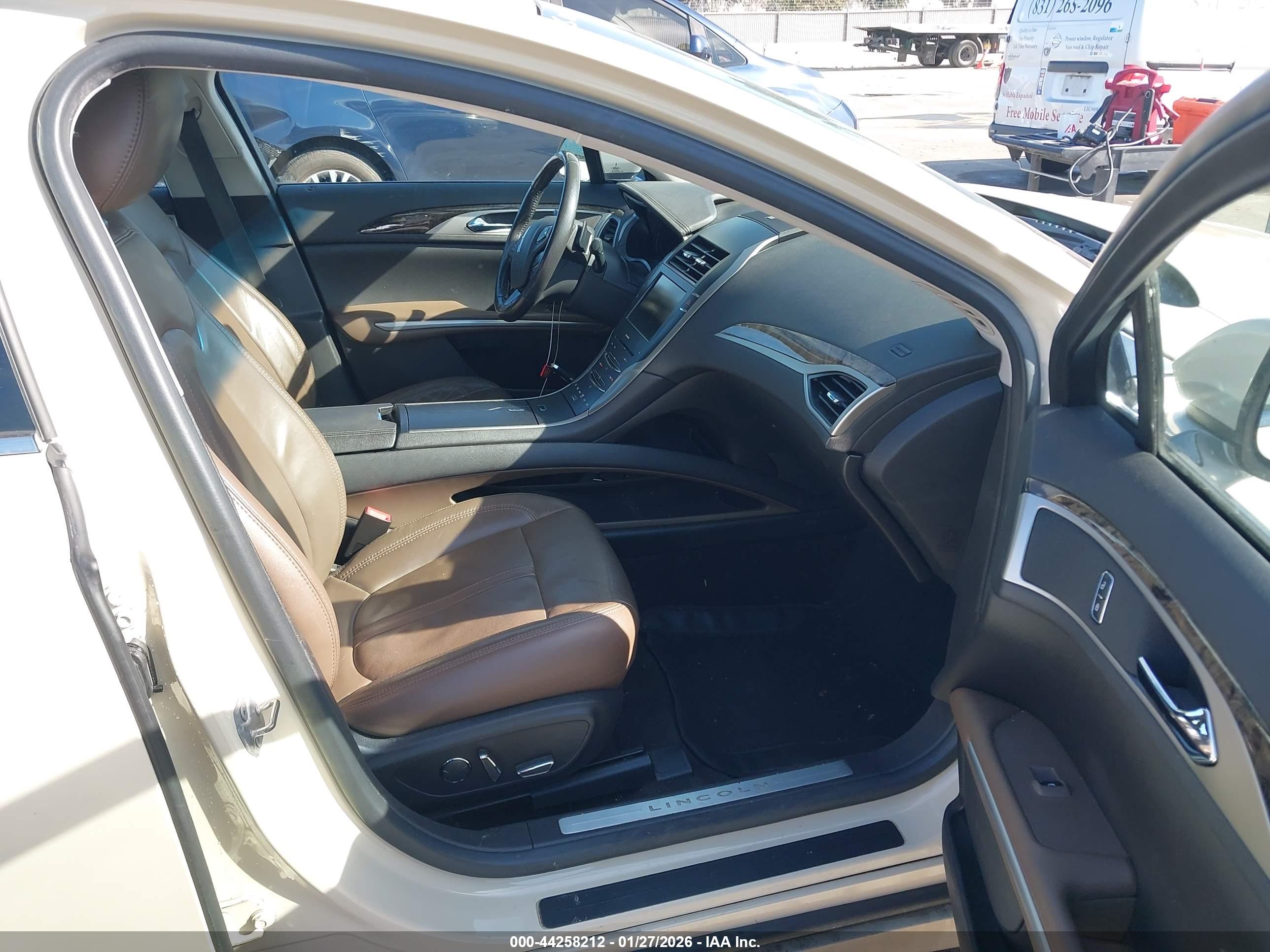 LINCOLN MKZ image 5