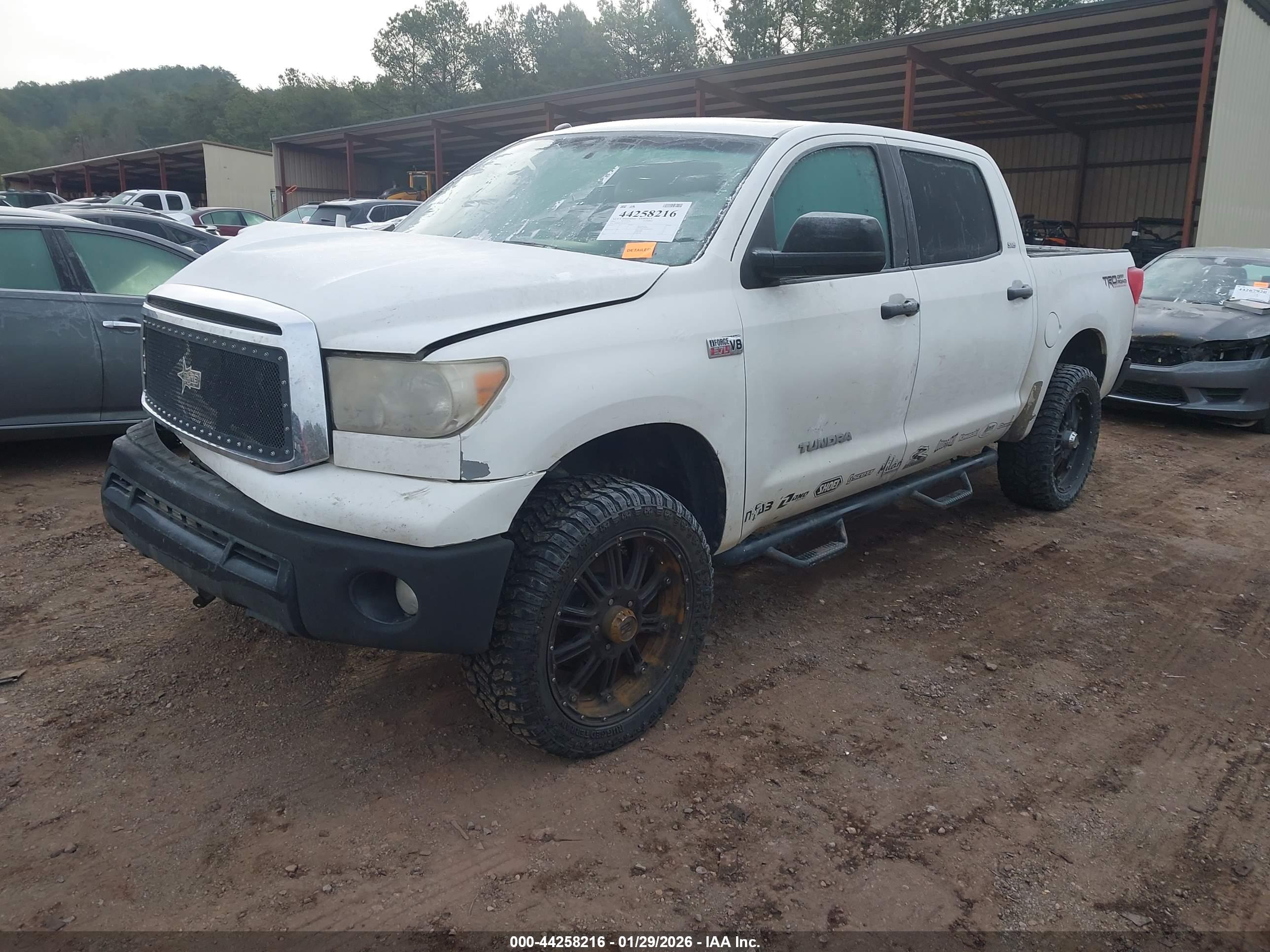 TOYOTA TUNDRA image 2