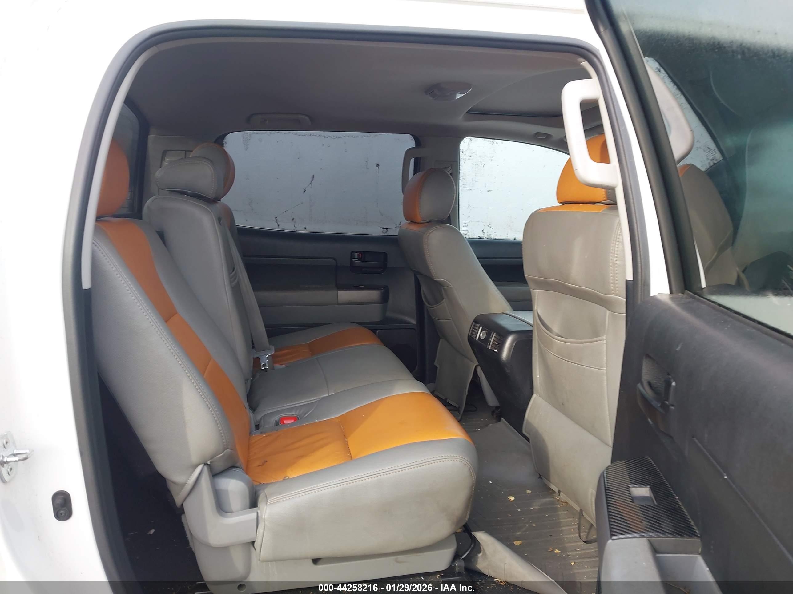 TOYOTA TUNDRA image 8