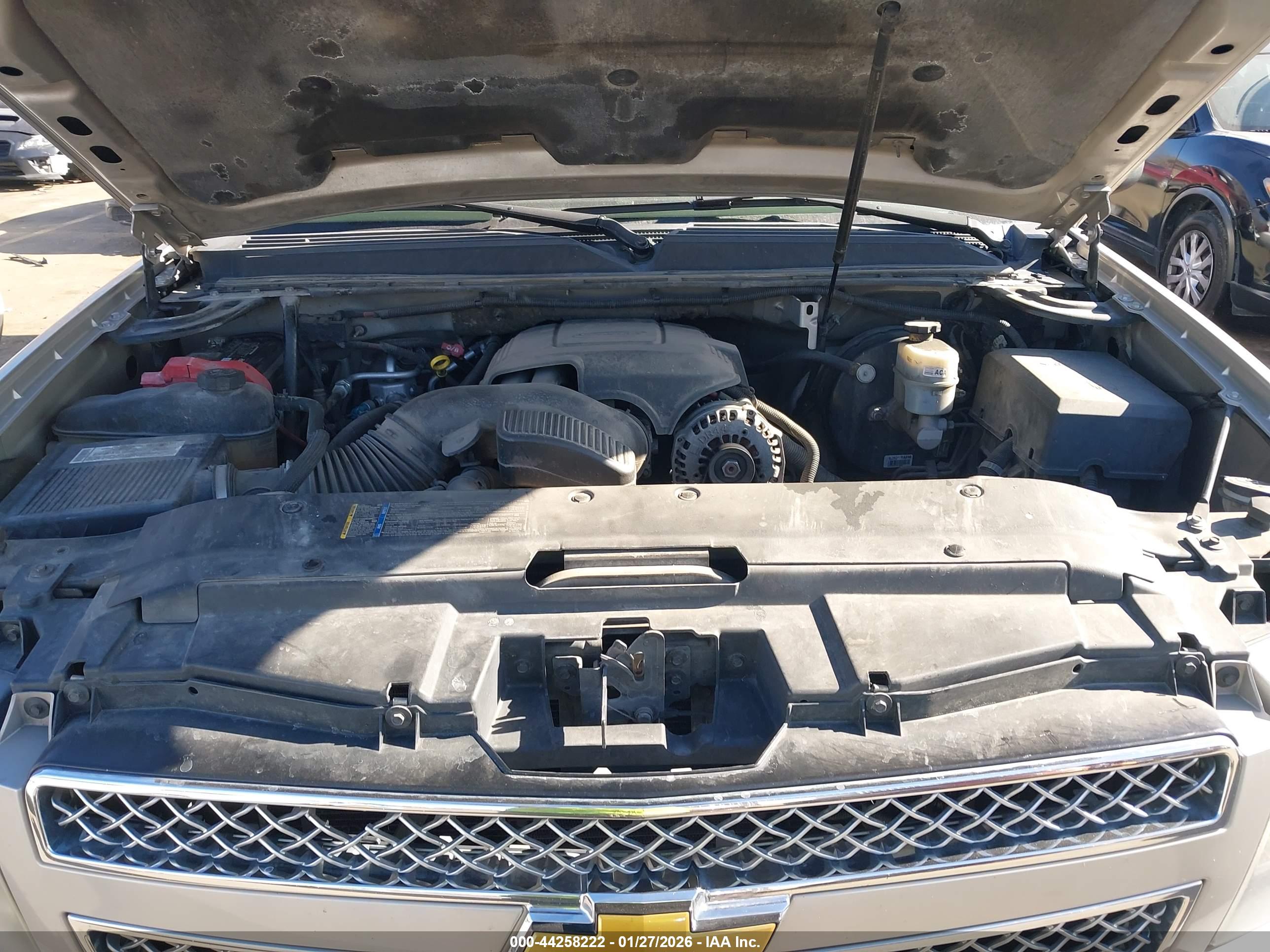 CHEVROLET SUBURBAN image 10