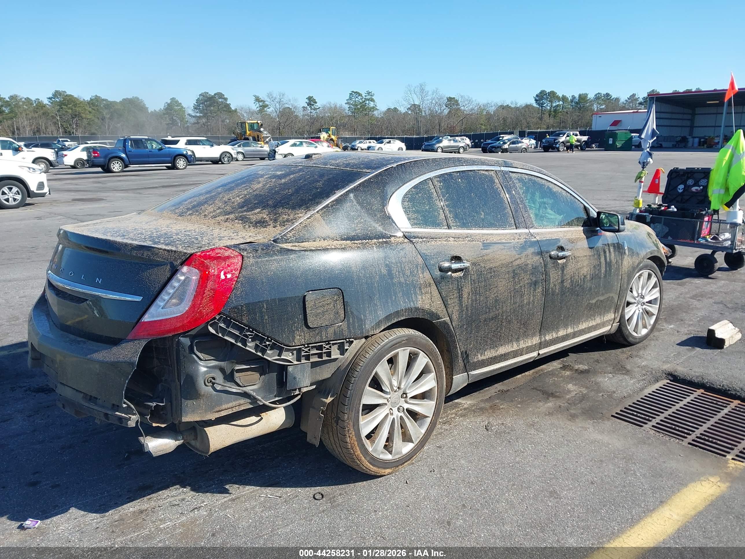 LINCOLN MKS image 4