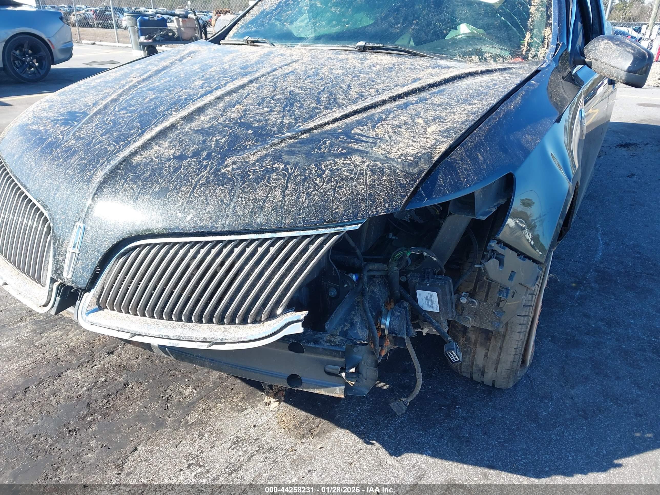LINCOLN MKS image 6