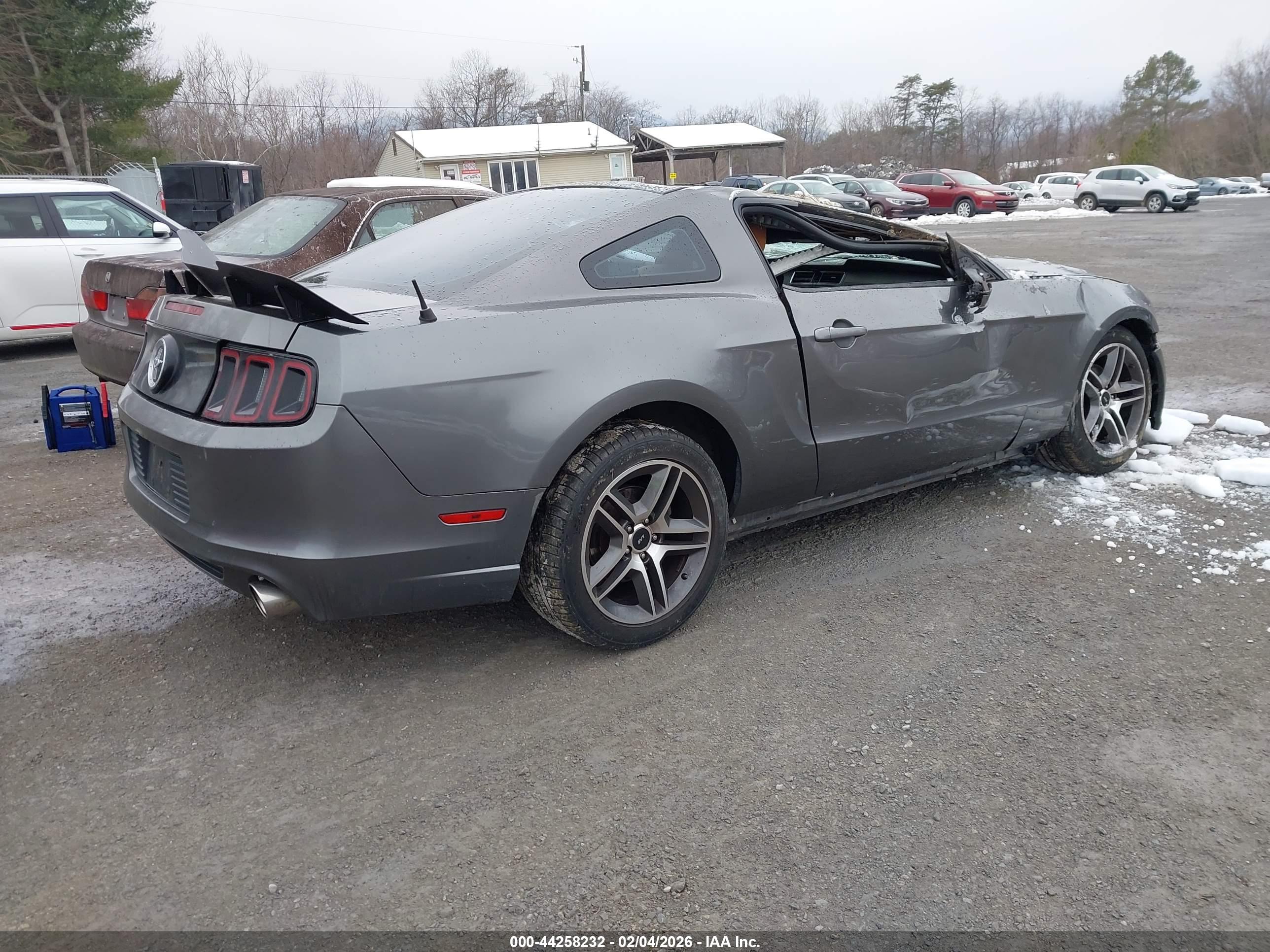 FORD MUSTANG image 4