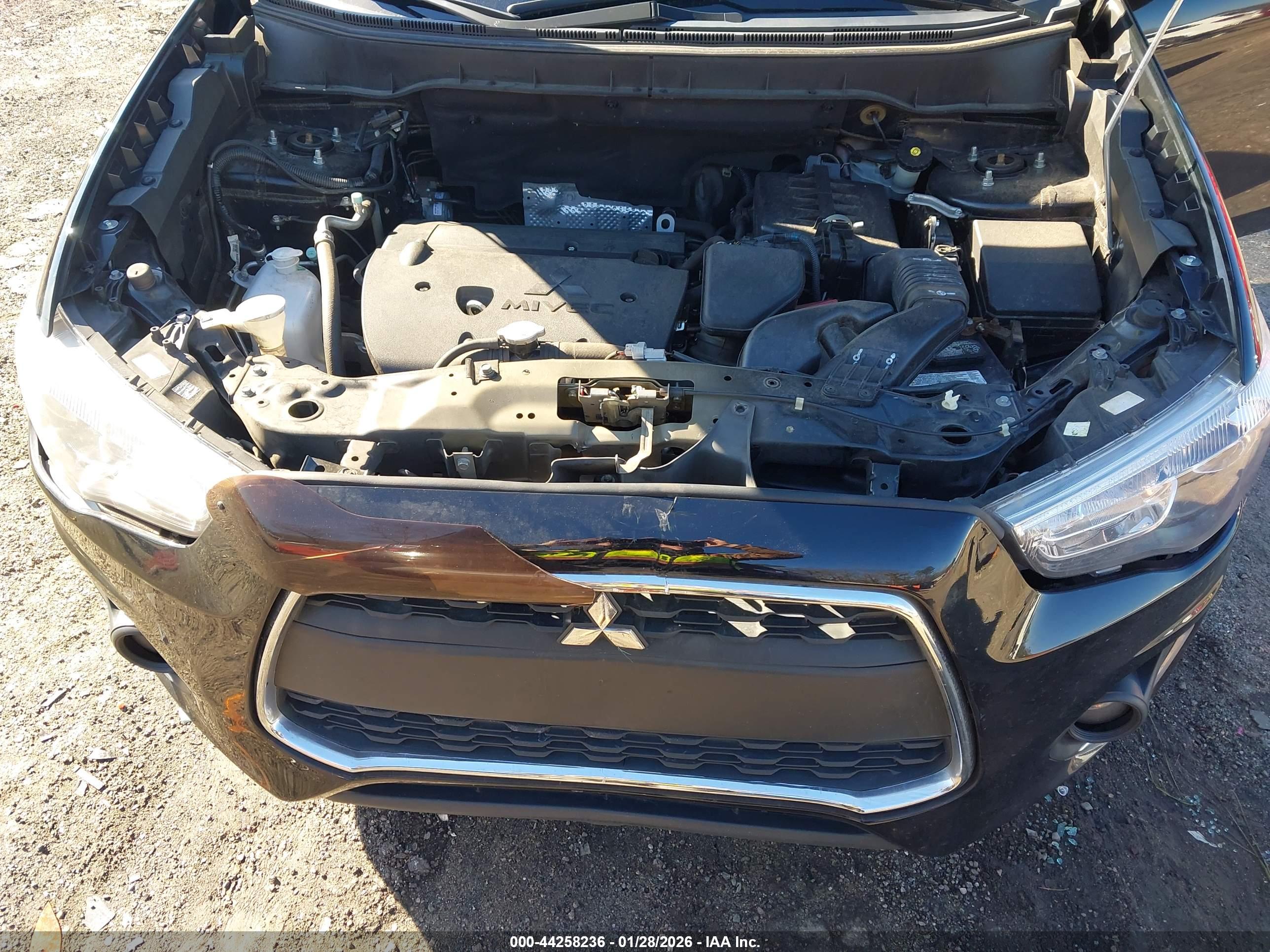 MITSUBISHI OUTLANDER image 10