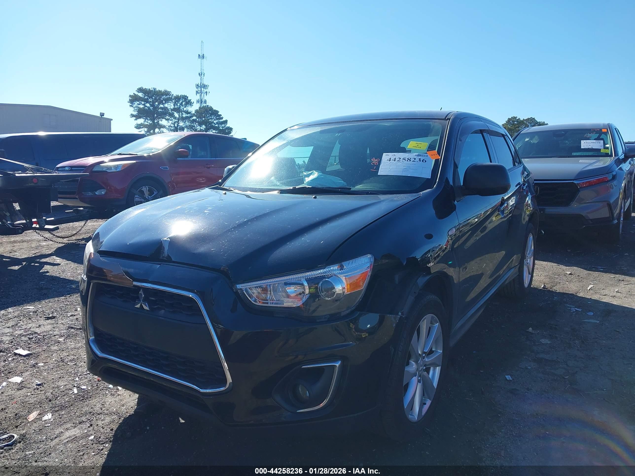 MITSUBISHI OUTLANDER image 6