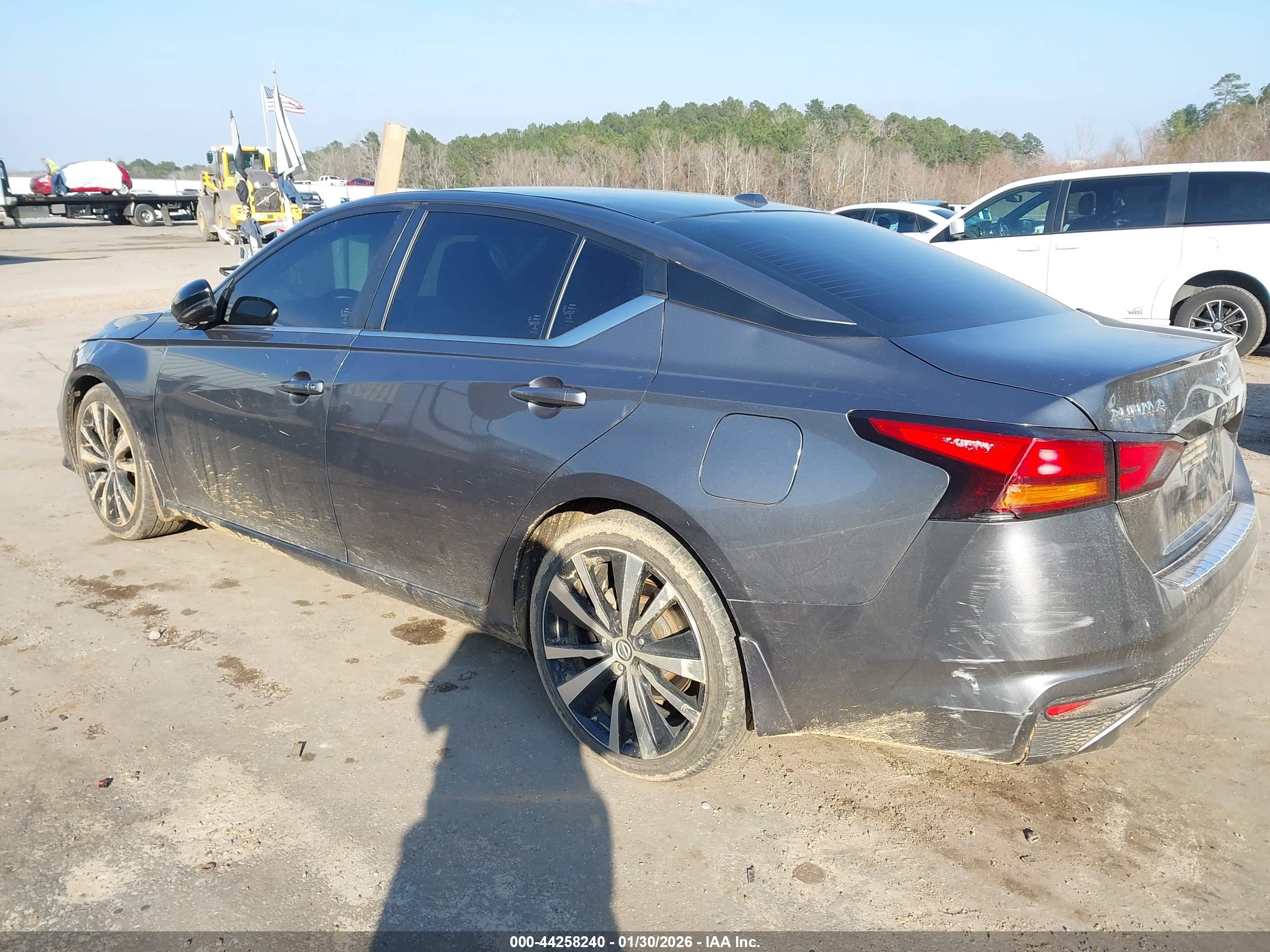 NISSAN ALTIMA image 3