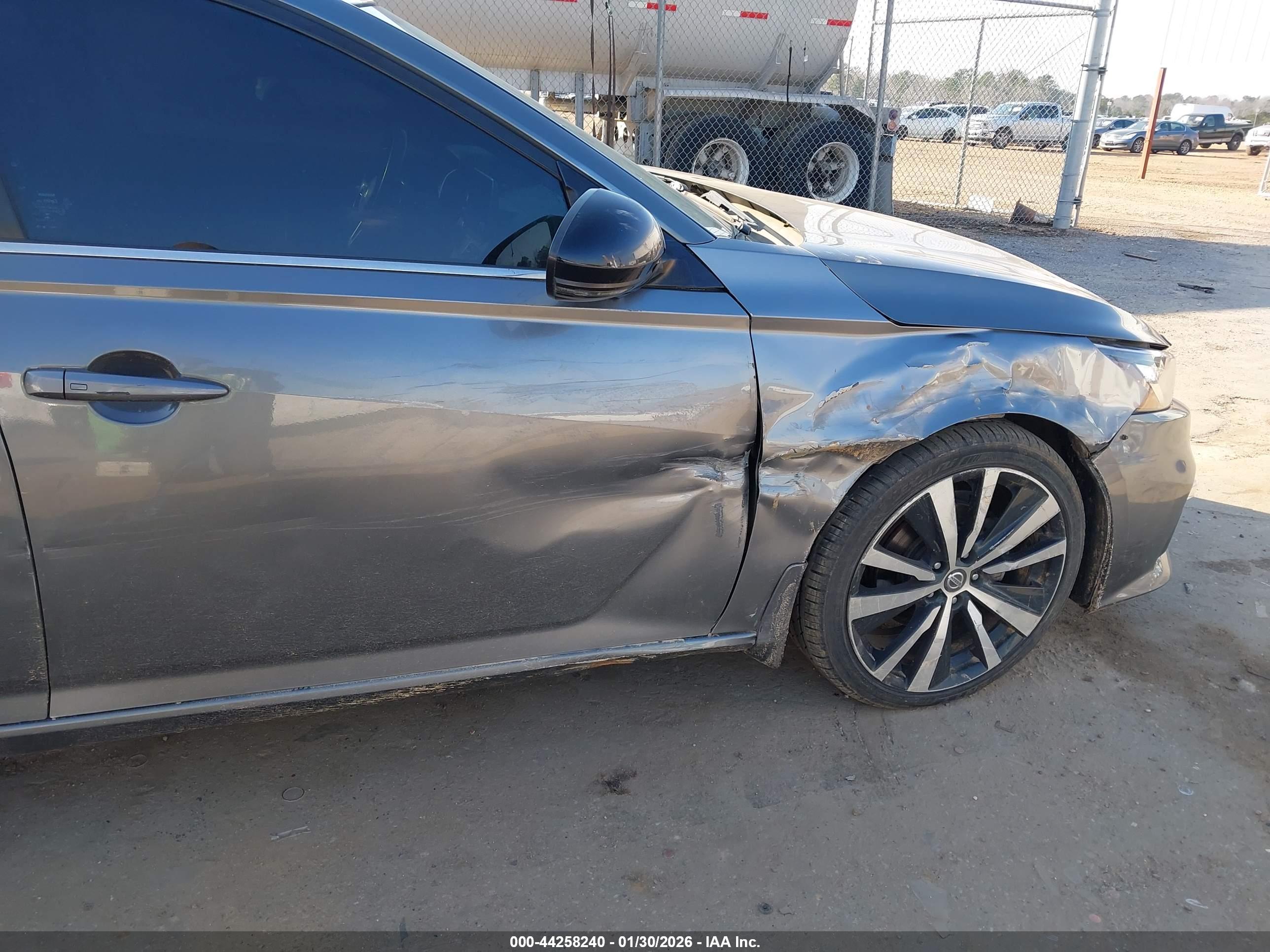 NISSAN ALTIMA image 6