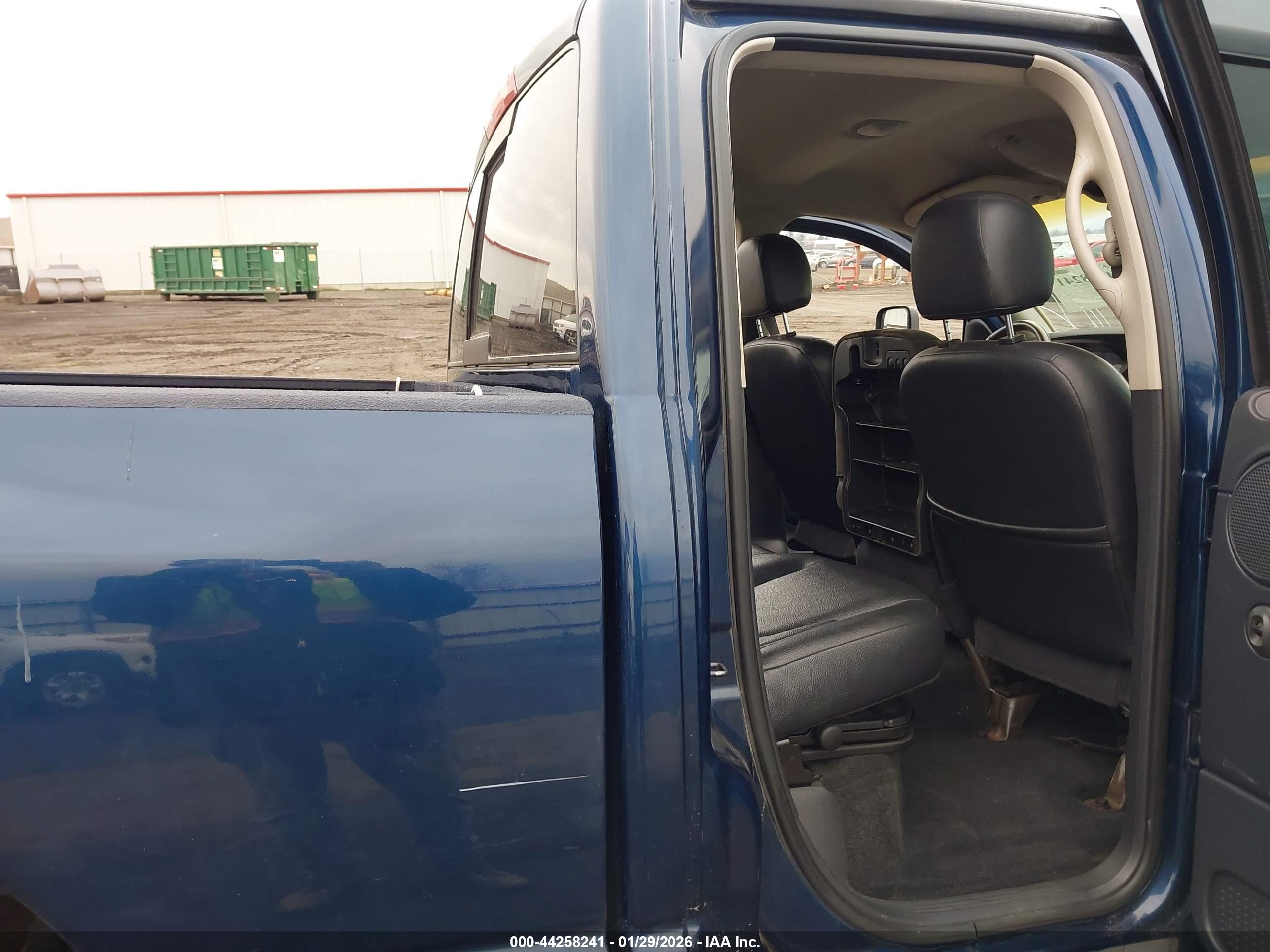 DODGE RAM image 8