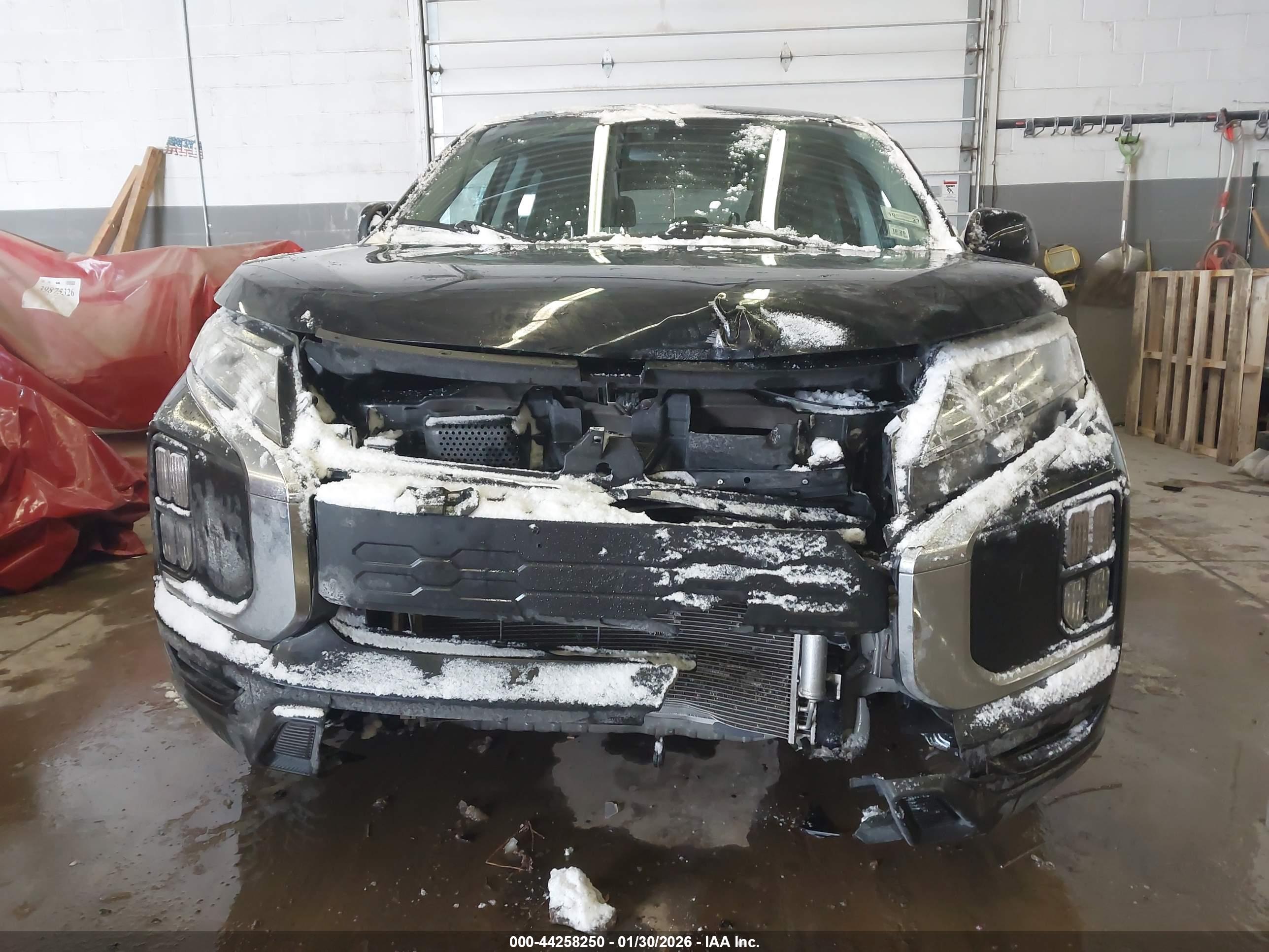MITSUBISHI OUTLANDER image 6