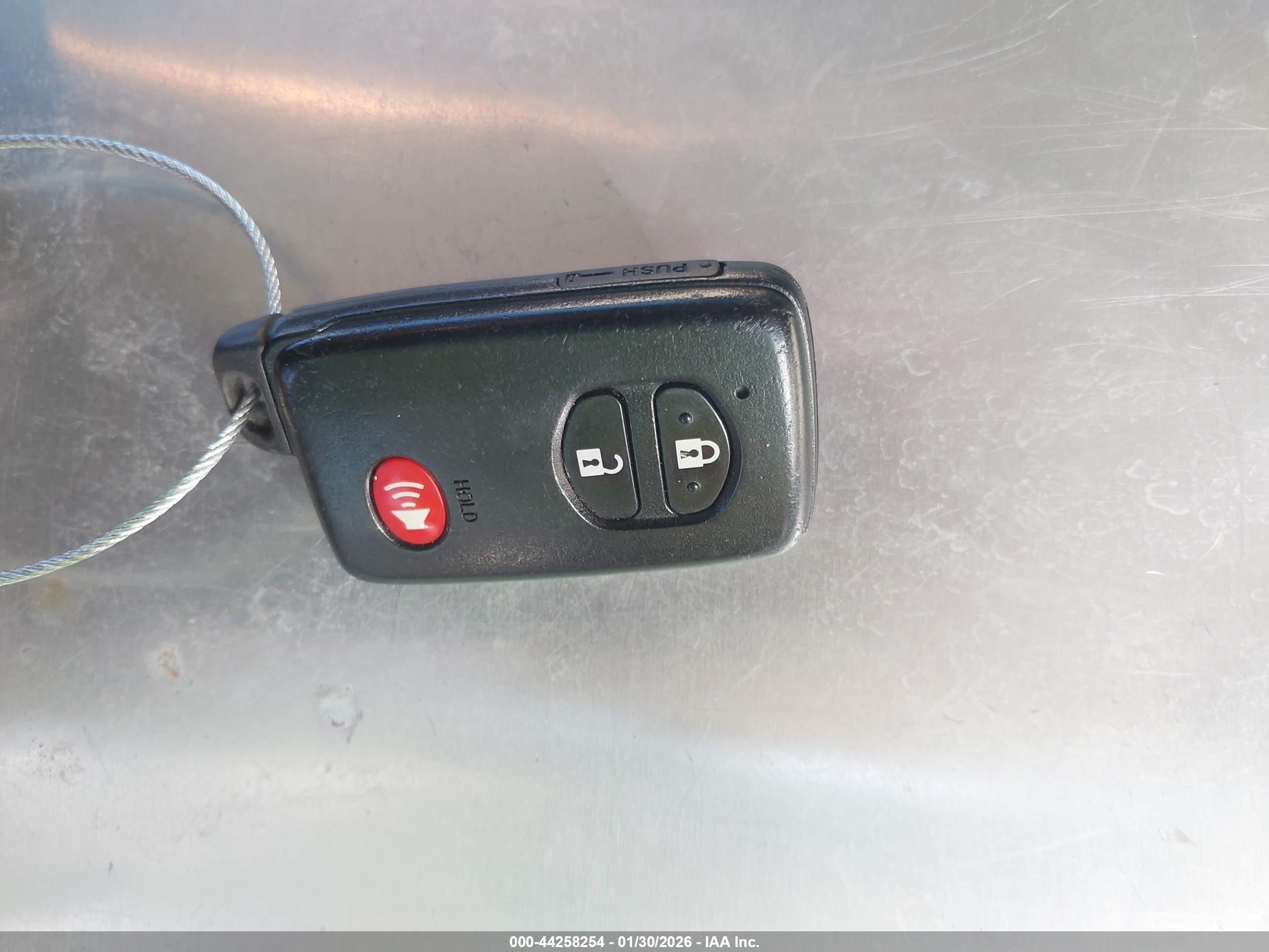 TOYOTA PRIUS image 11