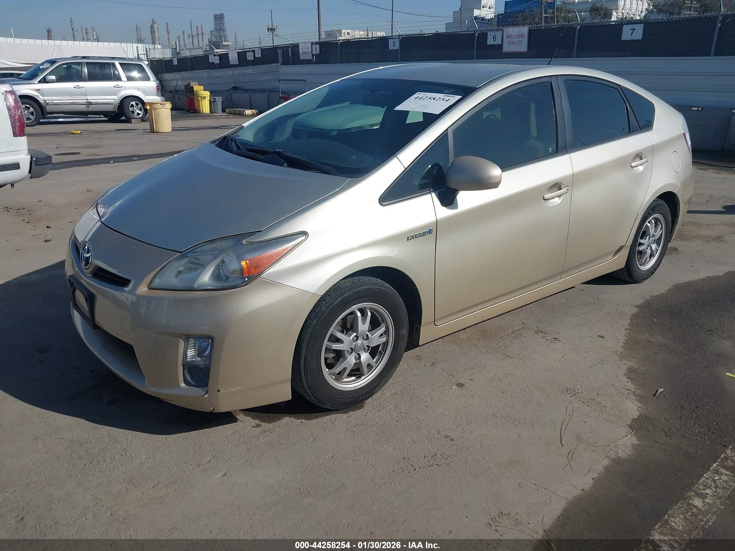 TOYOTA PRIUS image 2