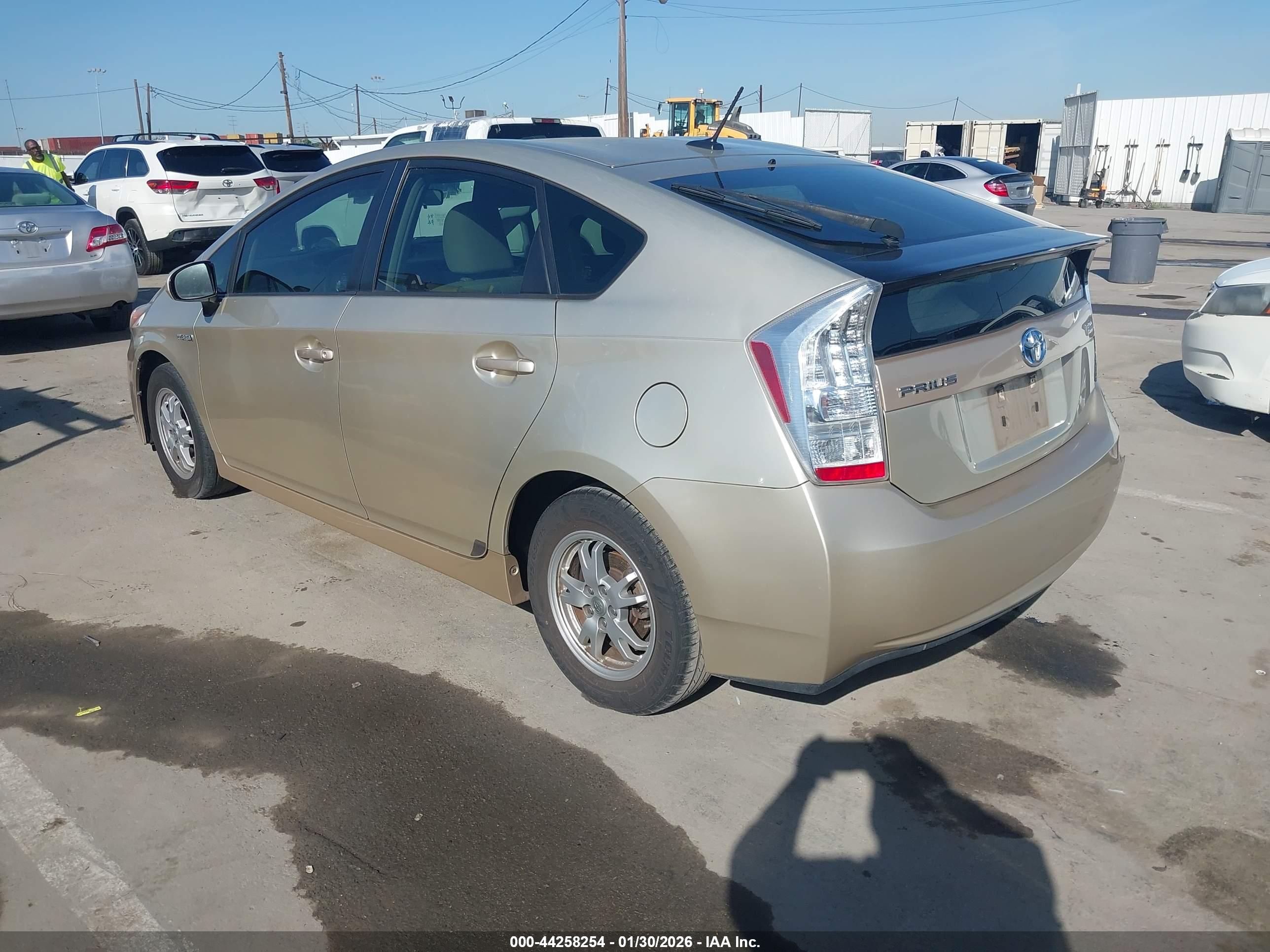 TOYOTA PRIUS image 3