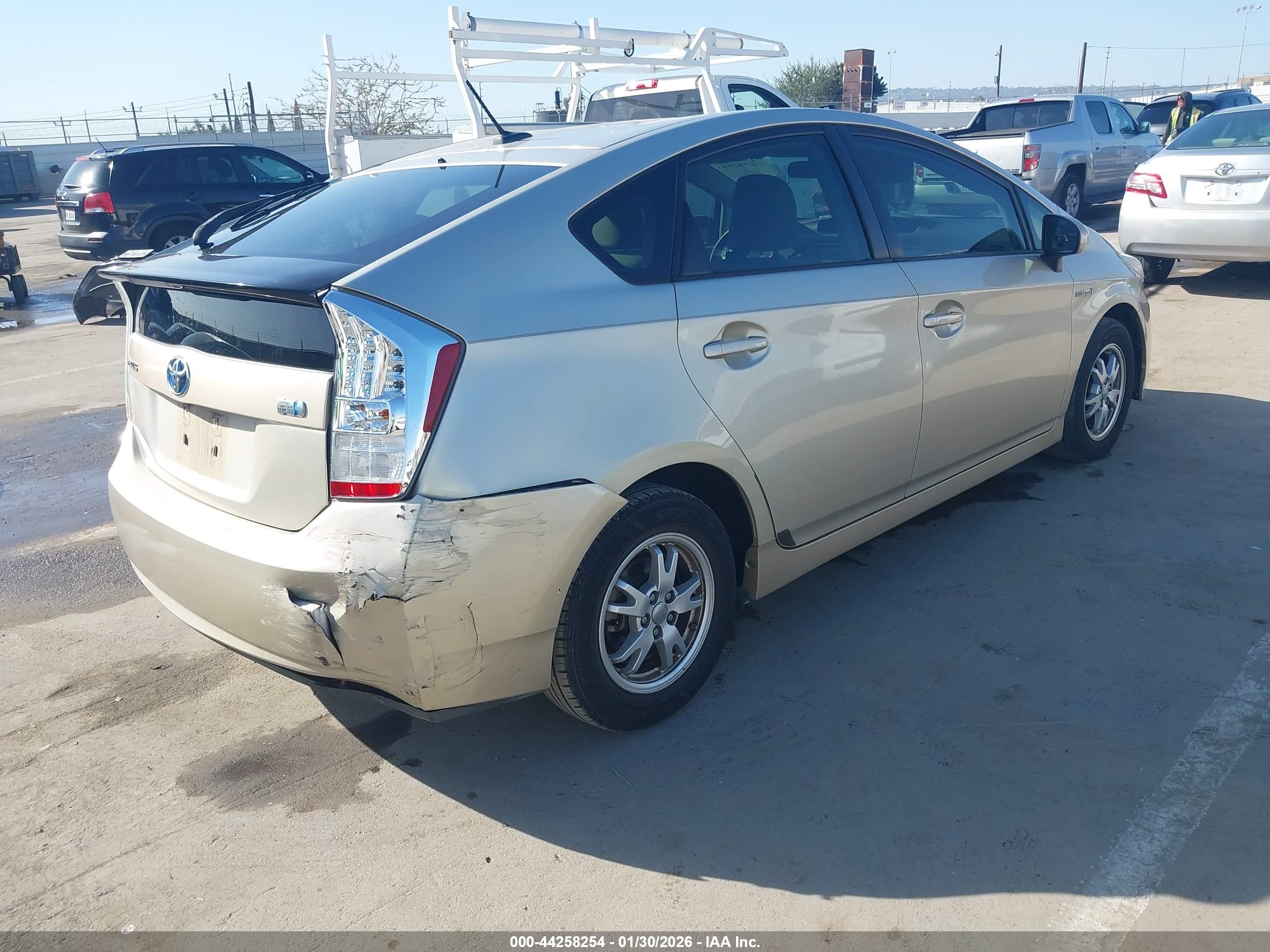 TOYOTA PRIUS image 4