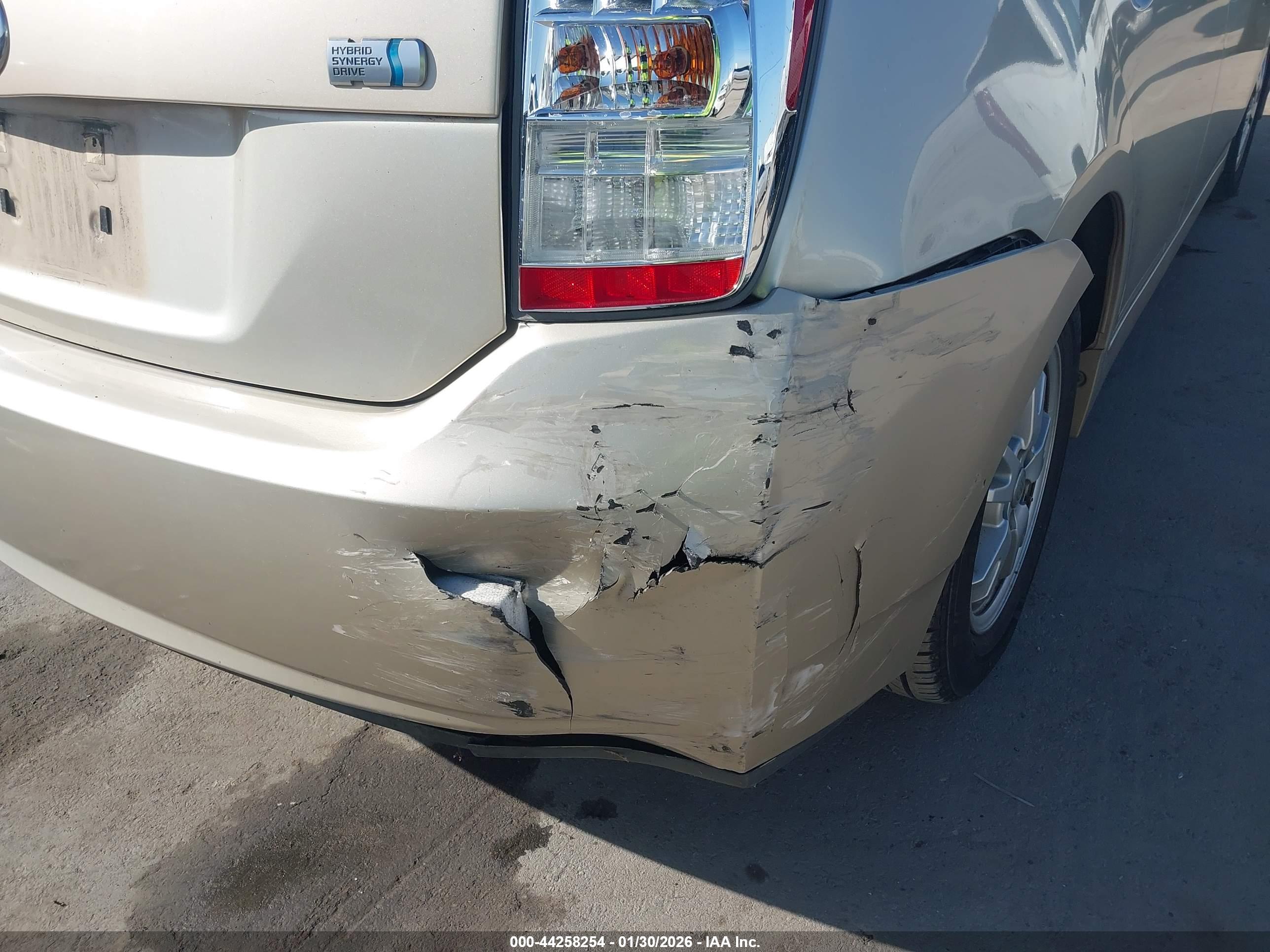 TOYOTA PRIUS image 6