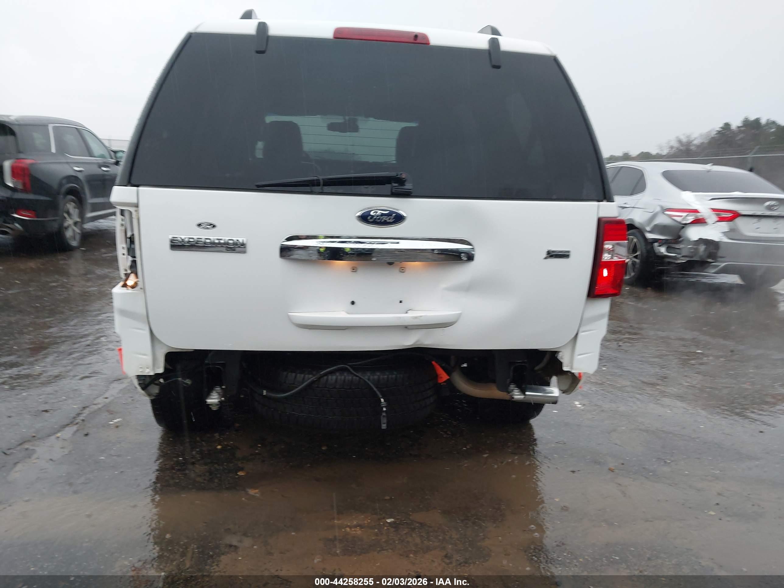 FORD EXPEDITION image 6