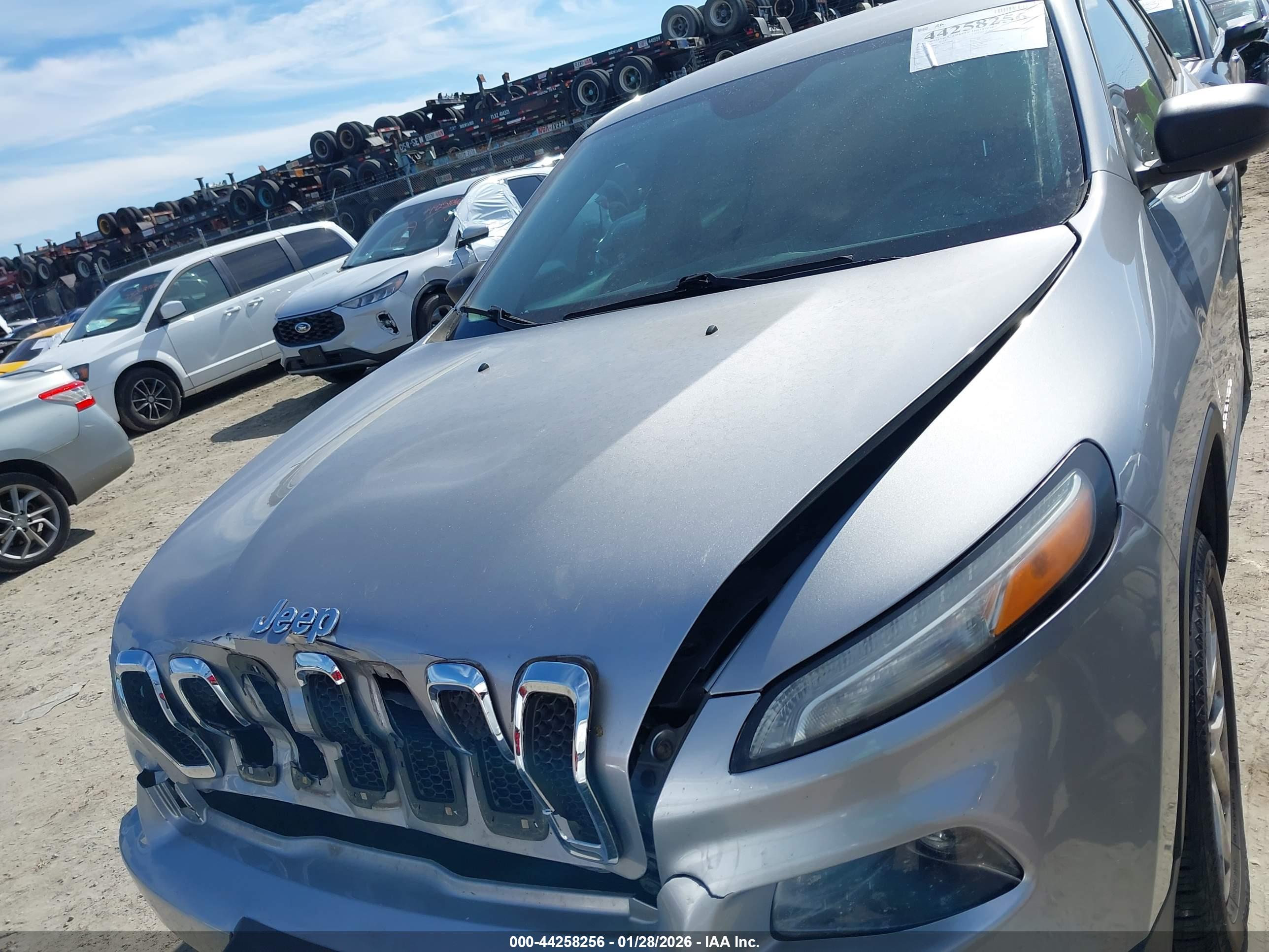 JEEP CHEROKEE image 6