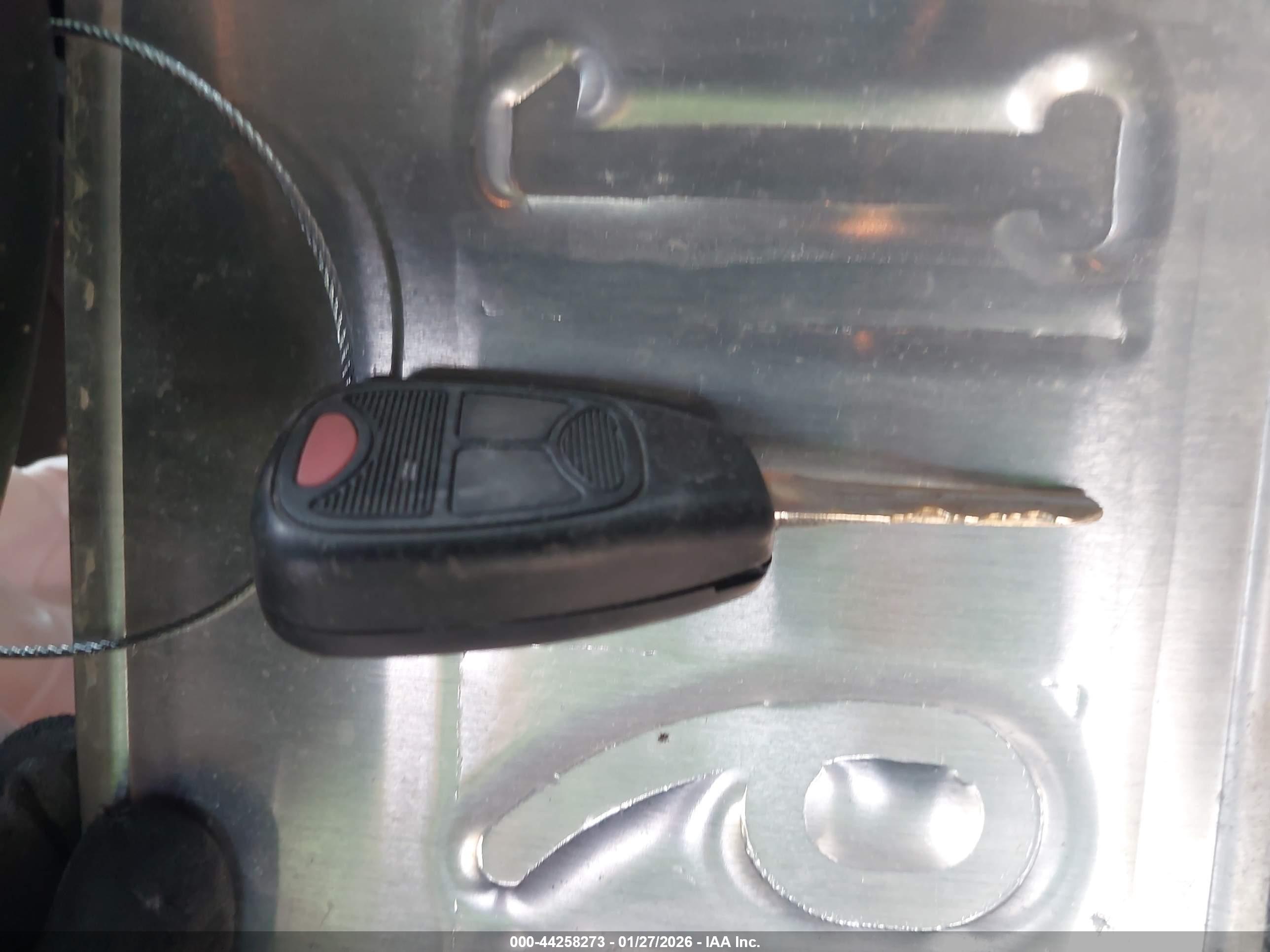 DODGE DAKOTA image 11