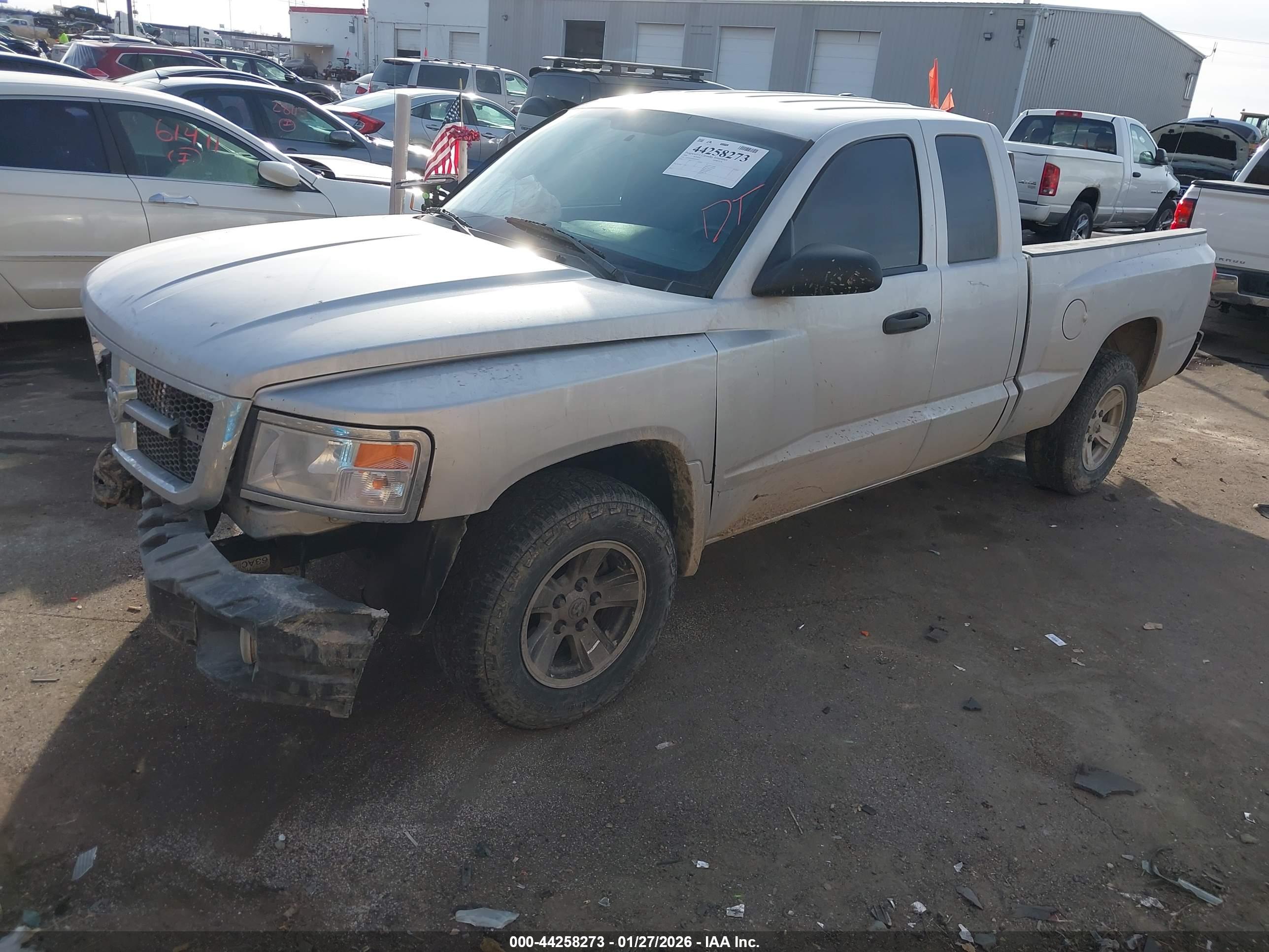 DODGE DAKOTA image 2