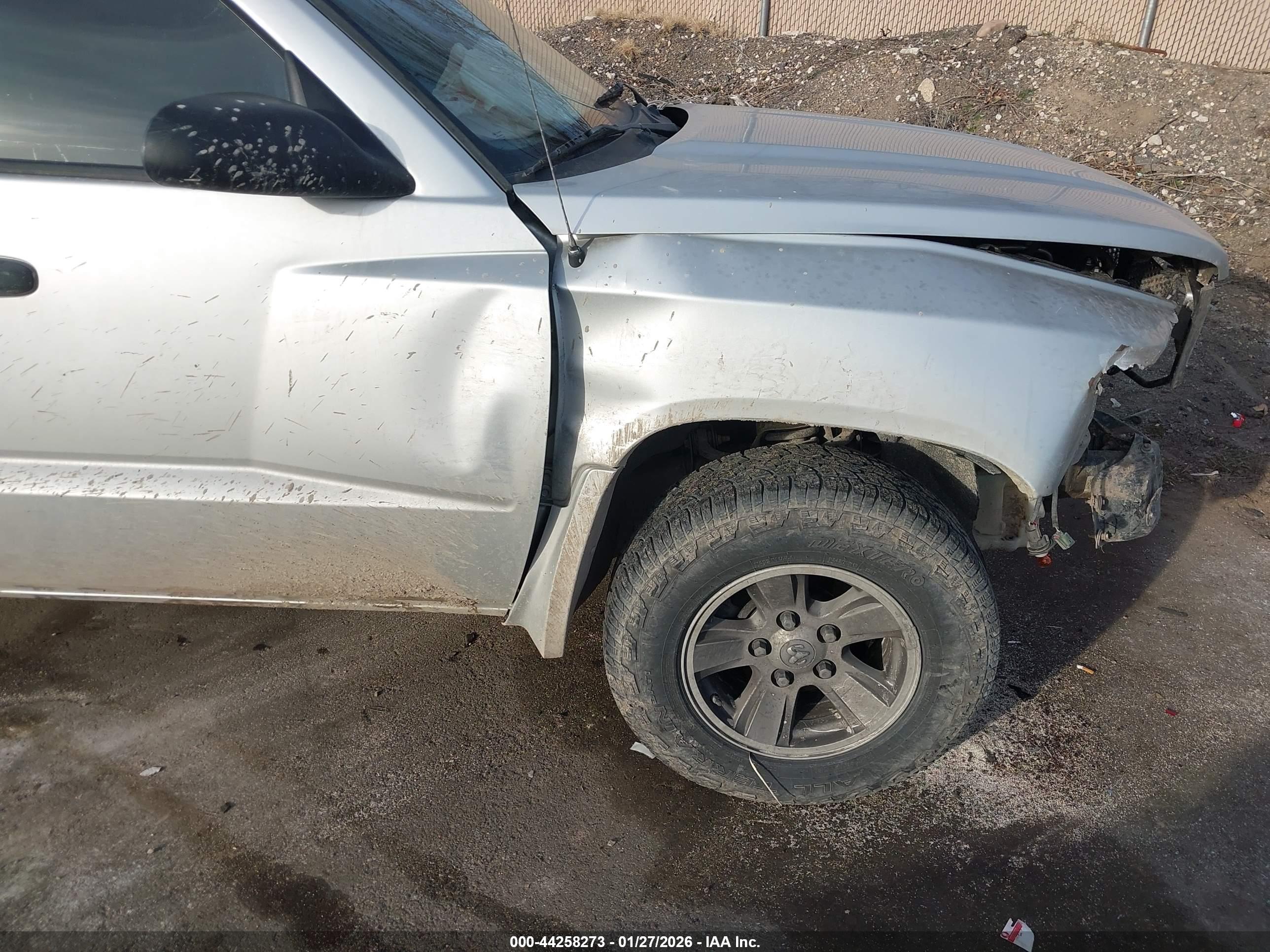 DODGE DAKOTA image 6